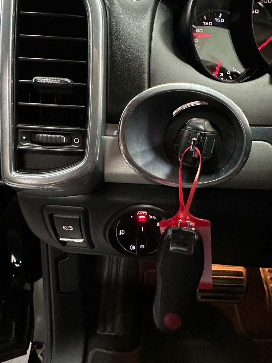 Fahrzeugabbildung Porsche Cayenne Turbo Burmester Memory Schiebedach