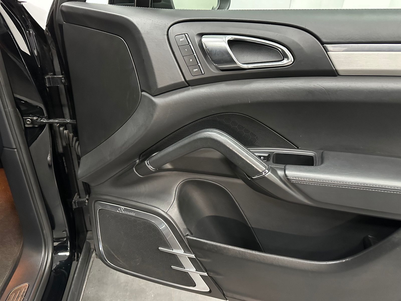 Fahrzeugabbildung Porsche Cayenne Turbo Burmester Memory Schiebedach