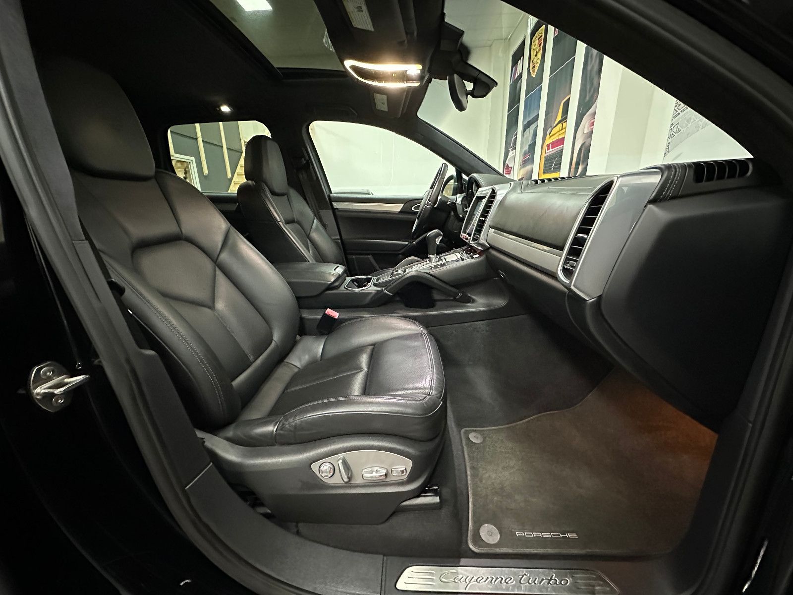 Fahrzeugabbildung Porsche Cayenne Turbo Burmester Memory Schiebedach