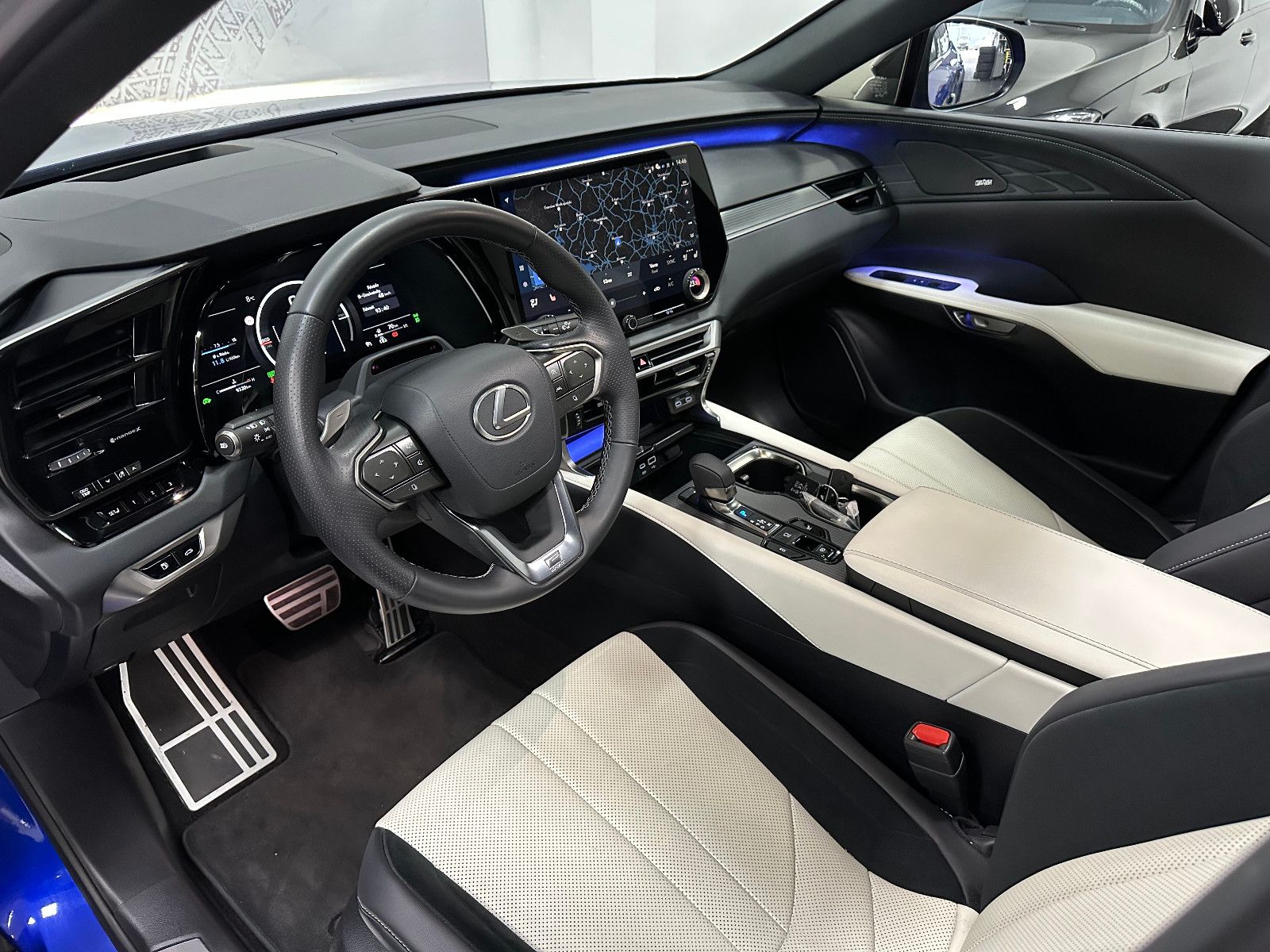 Fahrzeugabbildung Lexus RX 500 h DIRECT4 F SPORT+ PANO 360° AMBIENTE