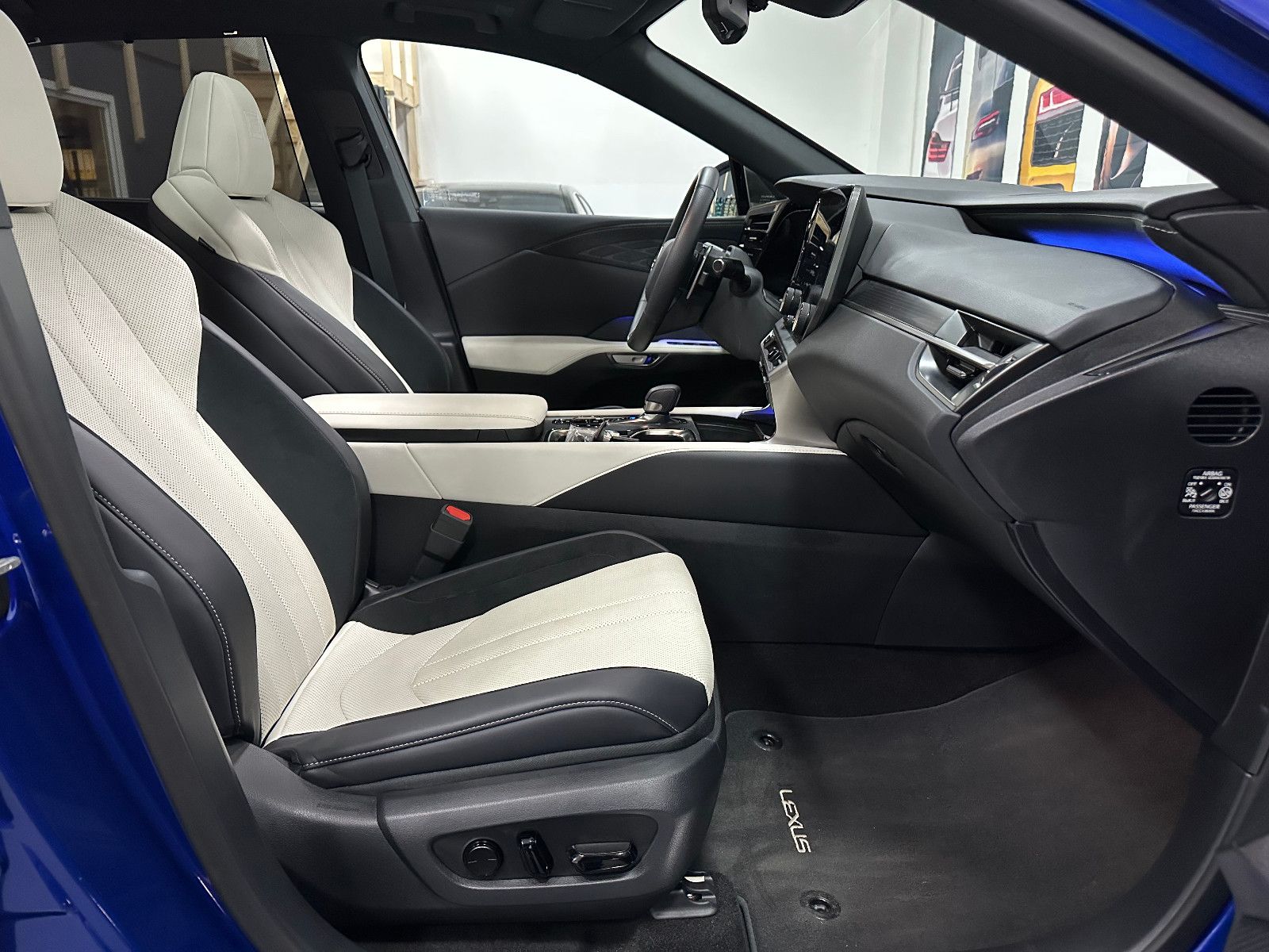 Fahrzeugabbildung Lexus RX 500 h DIRECT4 F SPORT+ PANO 360° AMBIENTE