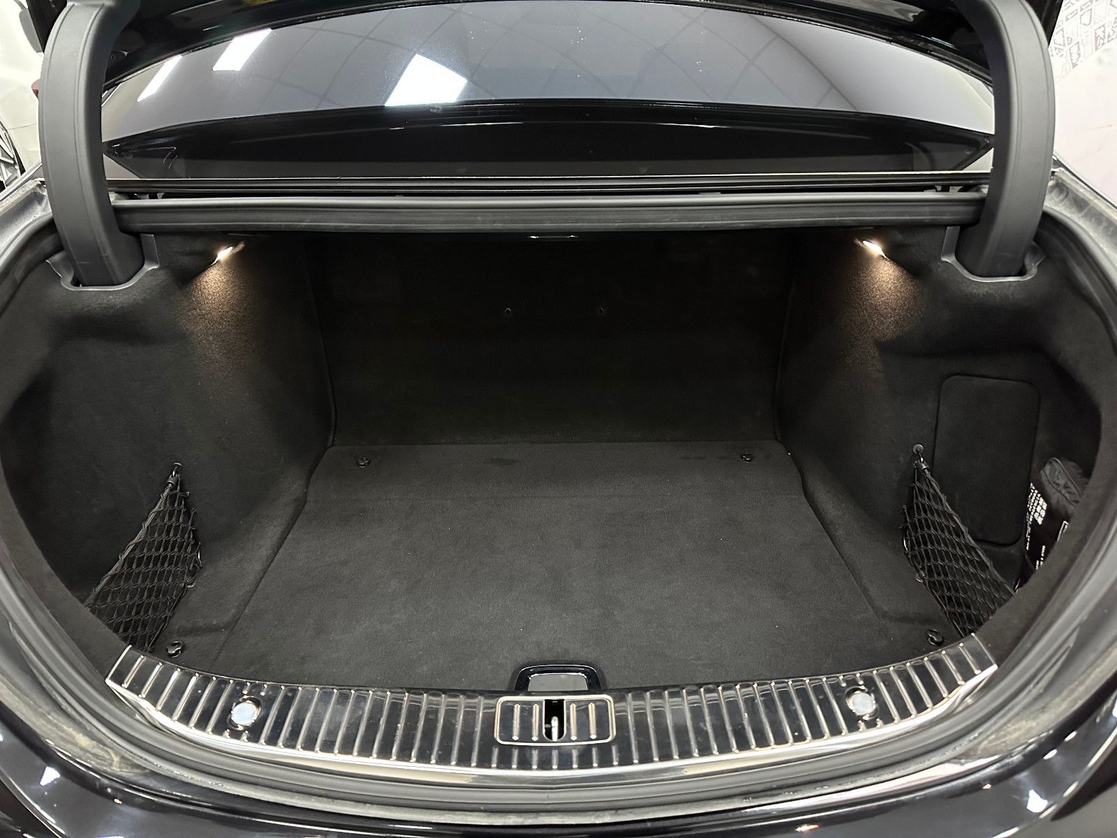 Fahrzeugabbildung Mercedes-Benz S 63 AMG 4Matic+ L *22Zoll*PANO*Voll*