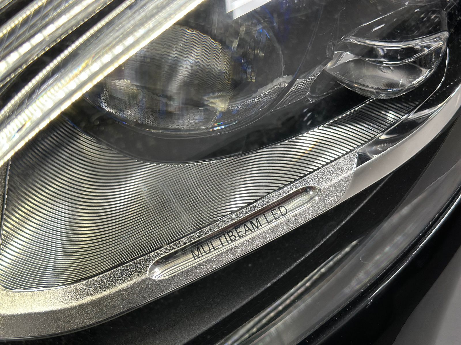 Fahrzeugabbildung Mercedes-Benz S 63 AMG 4Matic+ L *22Zoll*PANO*Voll*