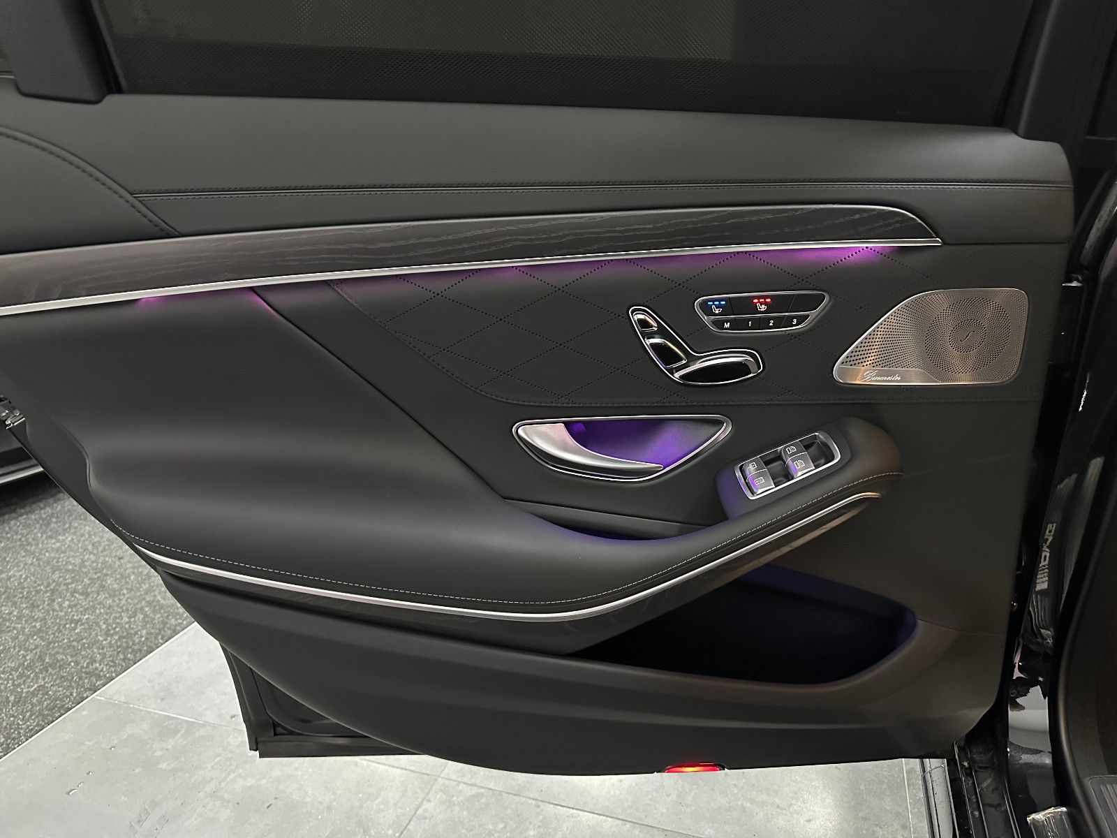 Fahrzeugabbildung Mercedes-Benz S 63 AMG 4Matic+ L *22Zoll*PANO*Voll*