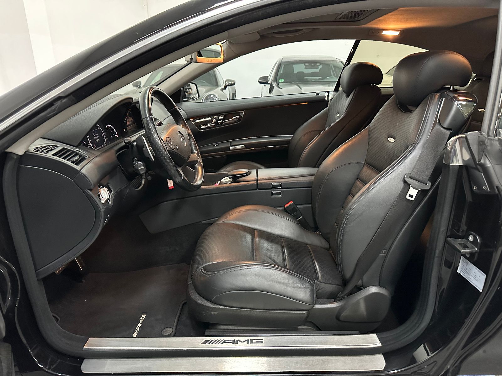 Fahrzeugabbildung Mercedes-Benz CL 63 AMG *DTR*BREMSEN NEU*TOTWINKEL*20"*