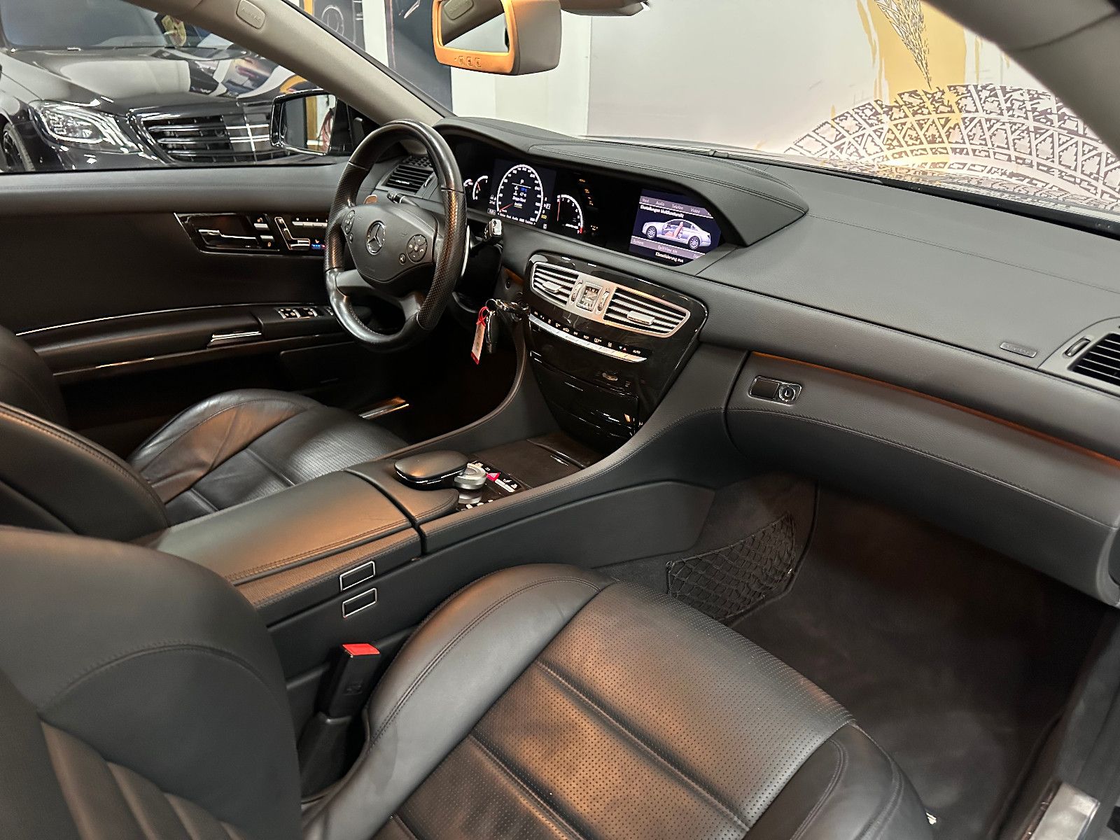 Fahrzeugabbildung Mercedes-Benz CL 63 AMG *DTR*BREMSEN NEU*TOTWINKEL*20"*