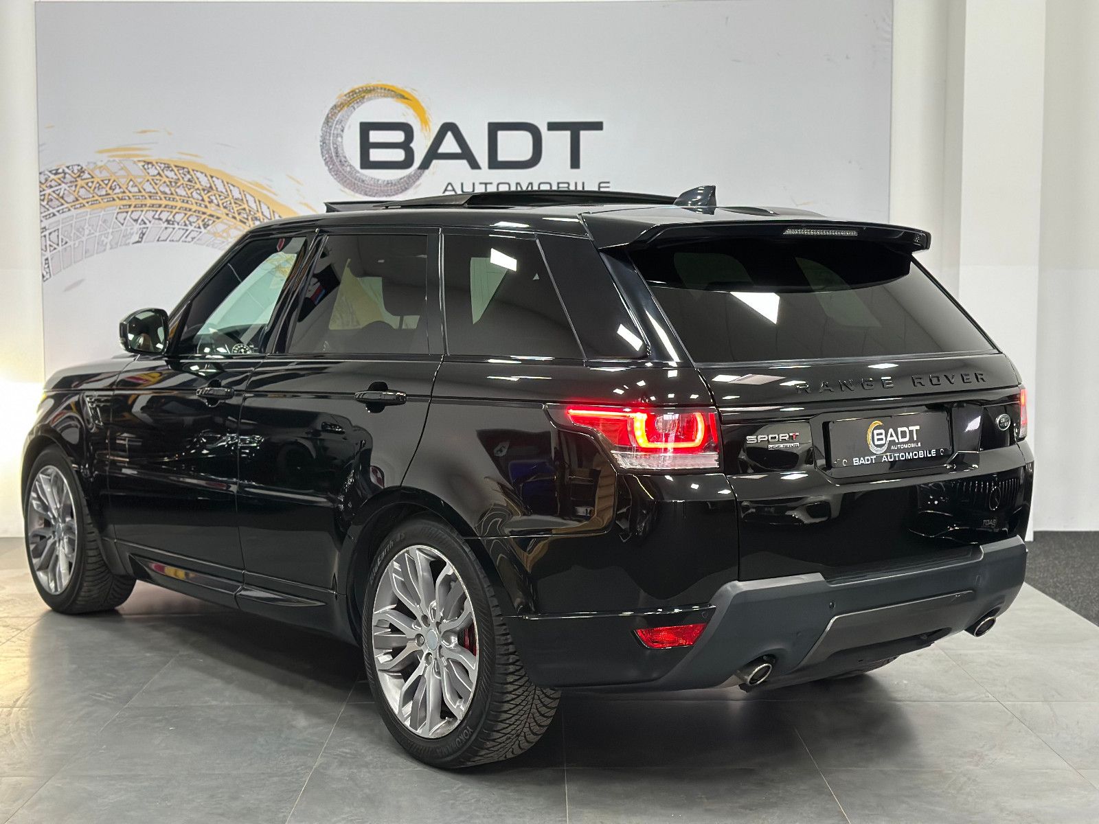 Fahrzeugabbildung Land Rover Range Rover Sport HSE Dynamic*PANO*KEYLESS*TOTWI