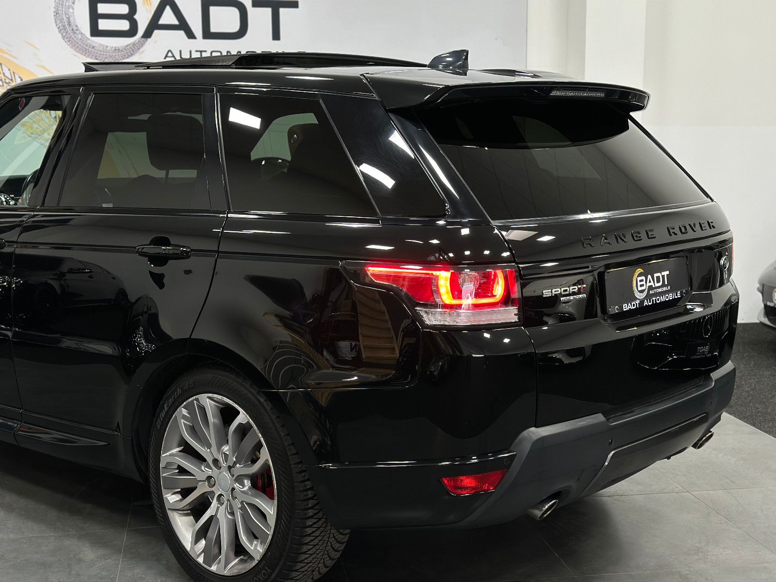 Fahrzeugabbildung Land Rover Range Rover Sport HSE Dynamic*PANO*KEYLESS*TOTWI