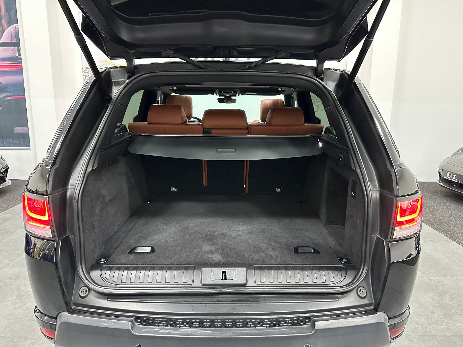 Fahrzeugabbildung Land Rover Range Rover Sport HSE Dynamic*PANO*KEYLESS*TOTWI