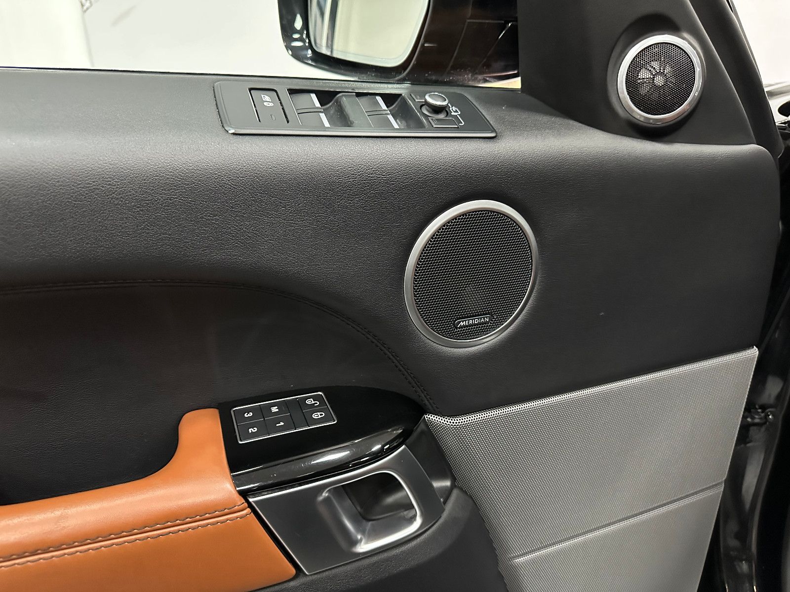 Fahrzeugabbildung Land Rover Range Rover Sport HSE Dynamic*PANO*KEYLESS*TOTWI