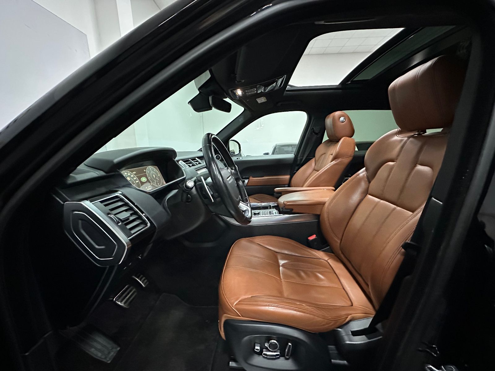 Fahrzeugabbildung Land Rover Range Rover Sport HSE Dynamic*PANO*KEYLESS*TOTWI