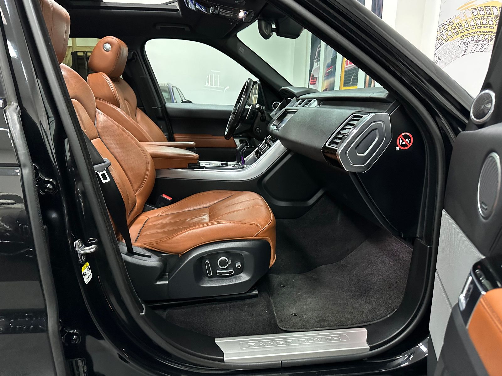 Fahrzeugabbildung Land Rover Range Rover Sport HSE Dynamic*PANO*KEYLESS*TOTWI