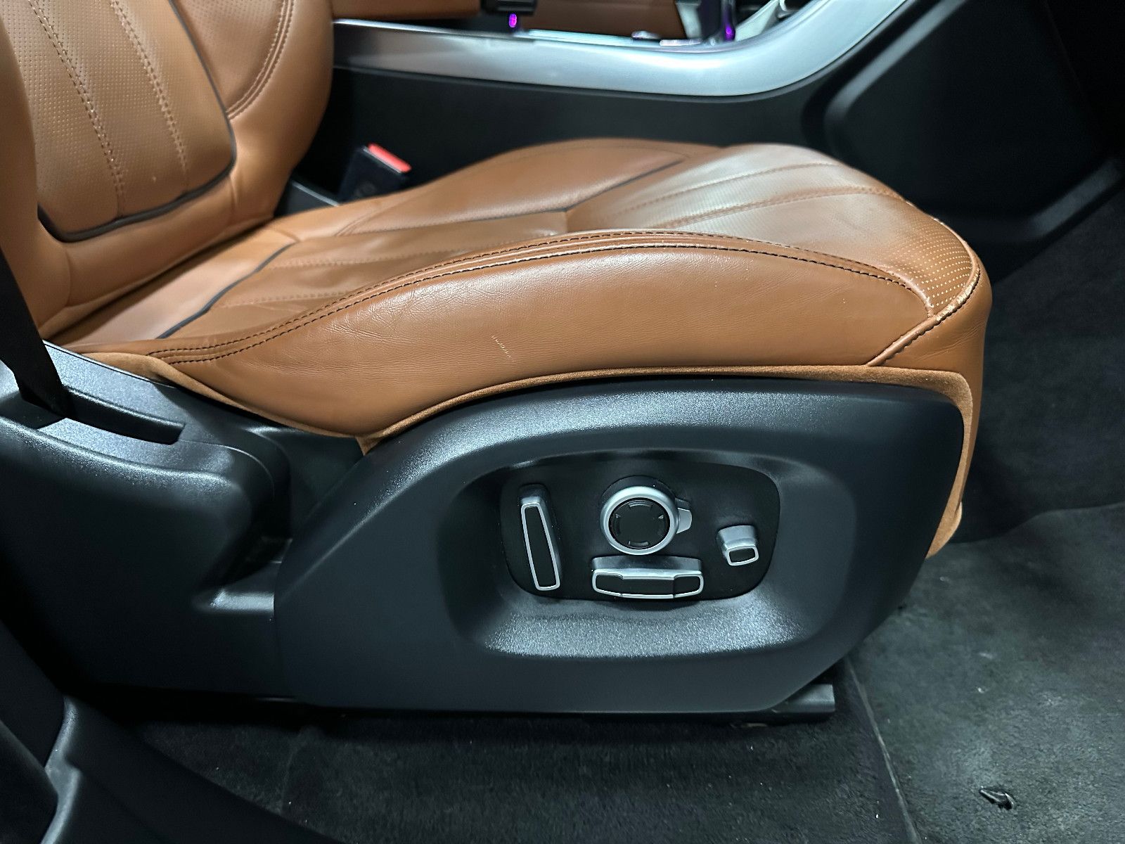 Fahrzeugabbildung Land Rover Range Rover Sport HSE Dynamic*PANO*KEYLESS*TOTWI