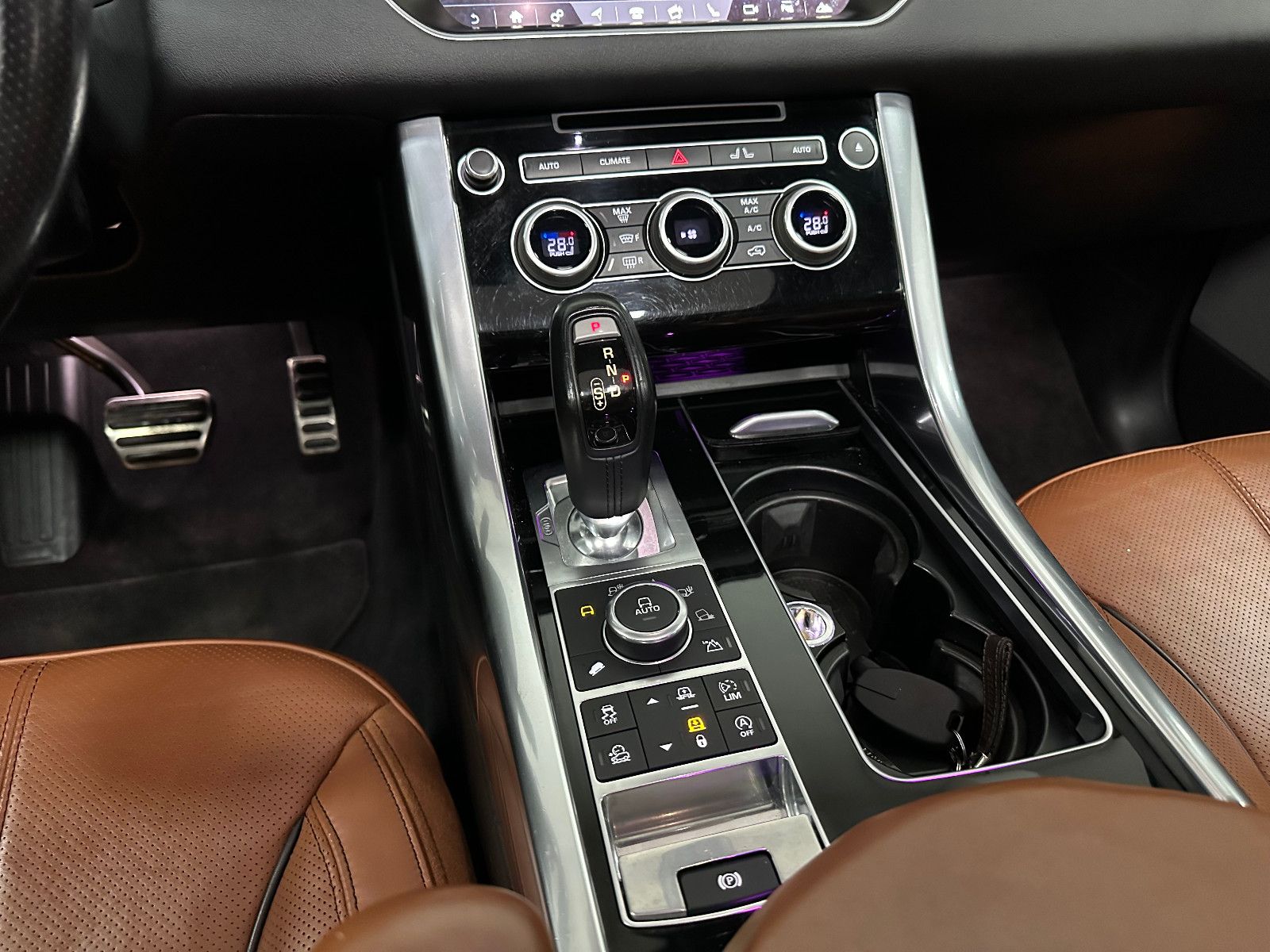 Fahrzeugabbildung Land Rover Range Rover Sport HSE Dynamic*PANO*KEYLESS*TOTWI