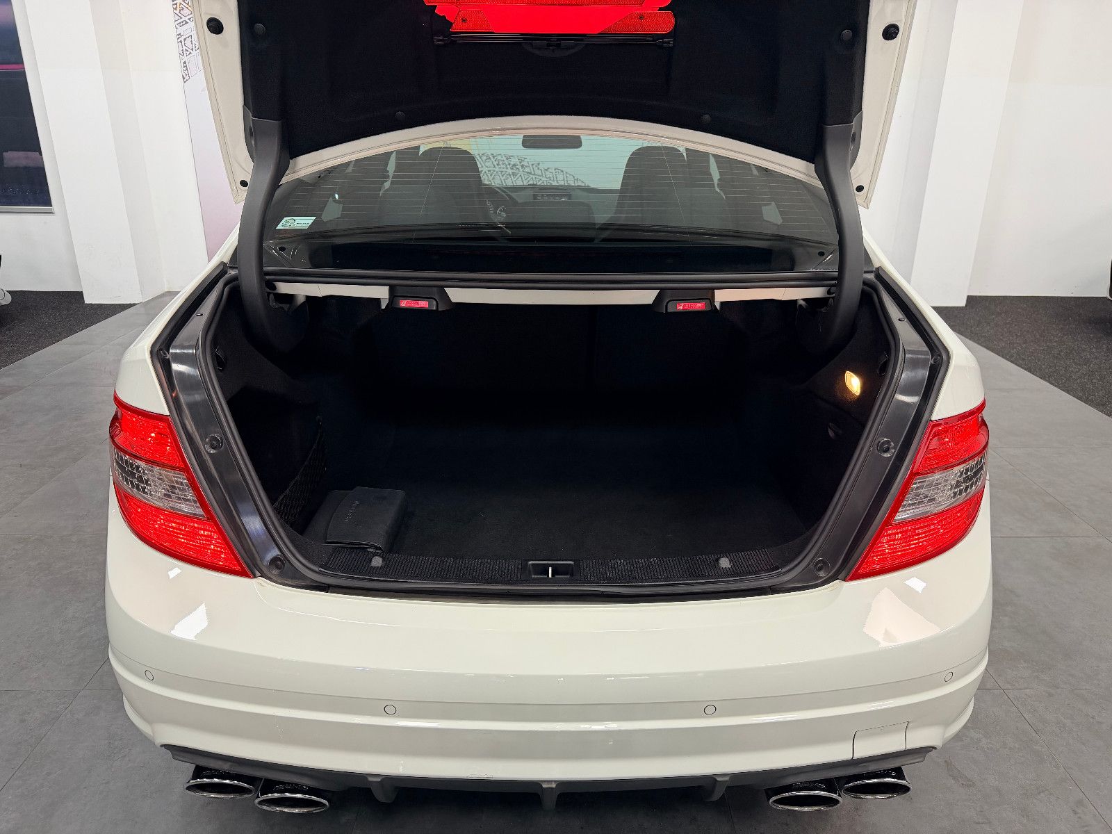 Fahrzeugabbildung Mercedes-Benz C 63 AMG Performance Package P30 Sperrdiff.