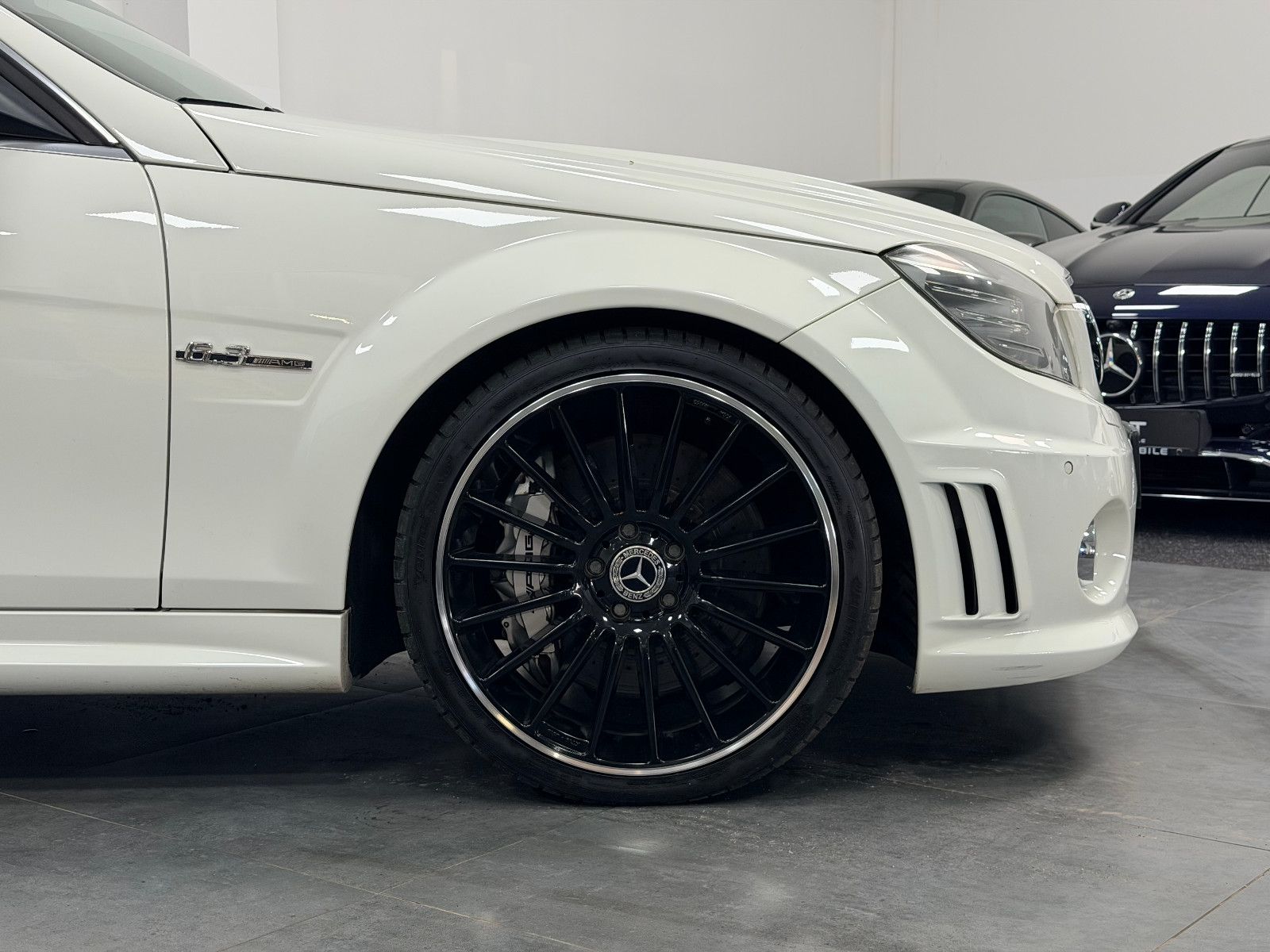 Fahrzeugabbildung Mercedes-Benz C 63 AMG Performance Package P30 Sperrdiff.
