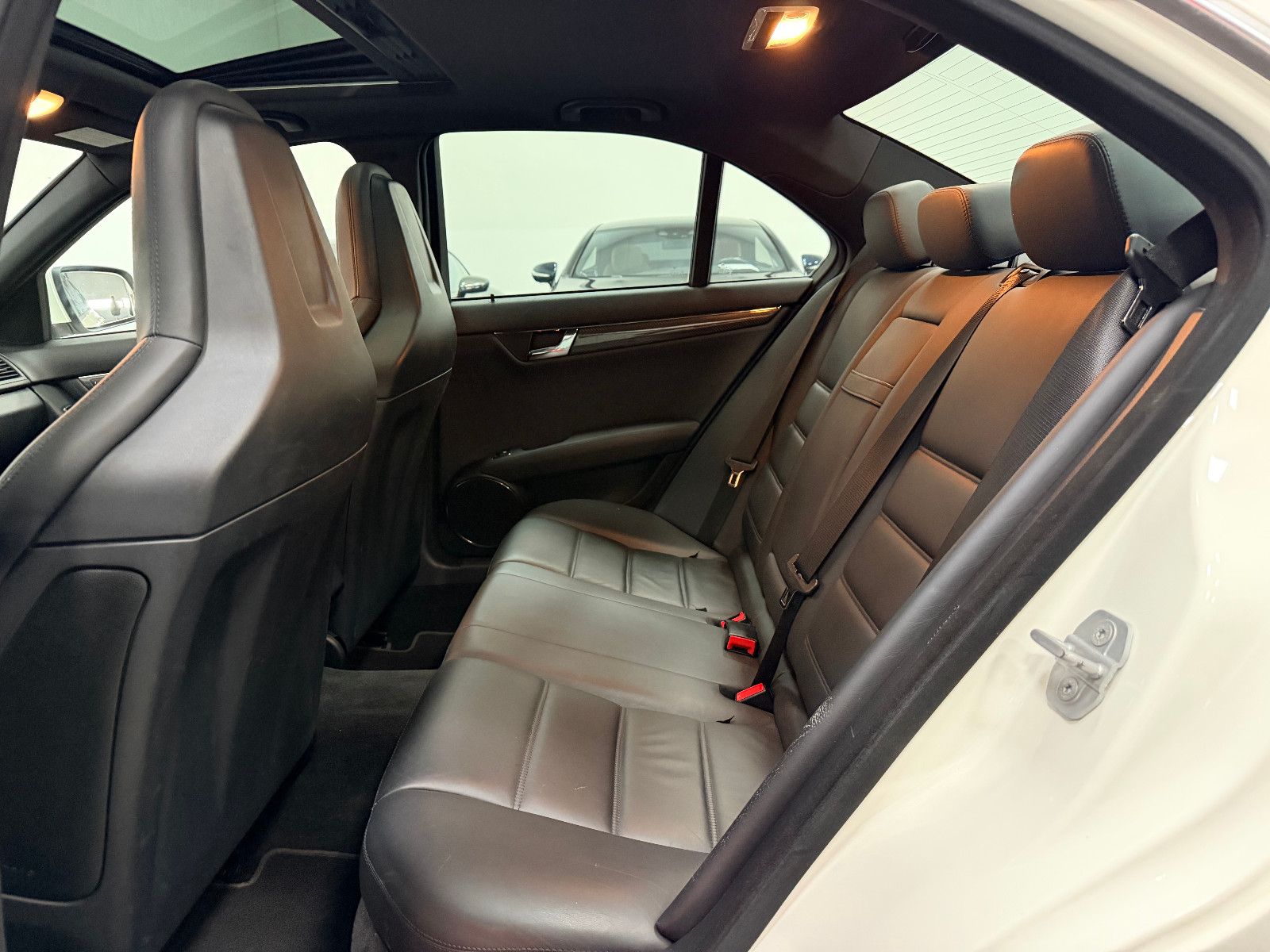 Fahrzeugabbildung Mercedes-Benz C 63 AMG Performance Package P30 Sperrdiff.