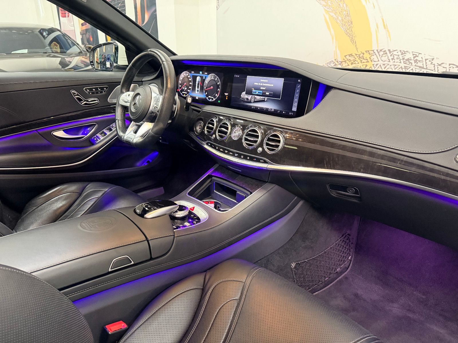 Fahrzeugabbildung Mercedes-Benz S 63 AMG 4Matic+ L *PANO*HUD*360°*DTR*SOFTCLOSE*
