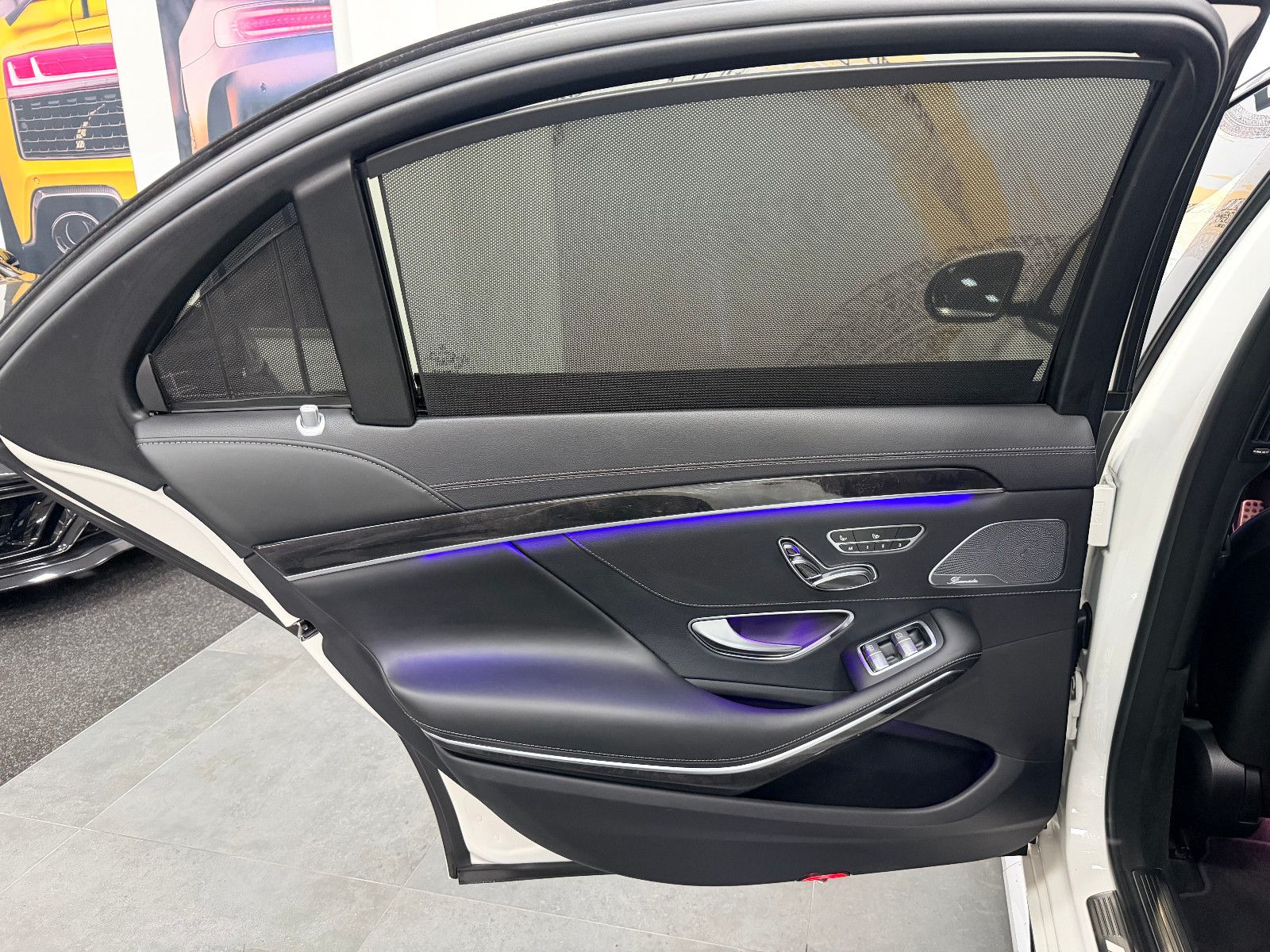 Fahrzeugabbildung Mercedes-Benz S 63 AMG 4Matic+ L *PANO*HUD*360°*DTR*SOFTCLOSE*