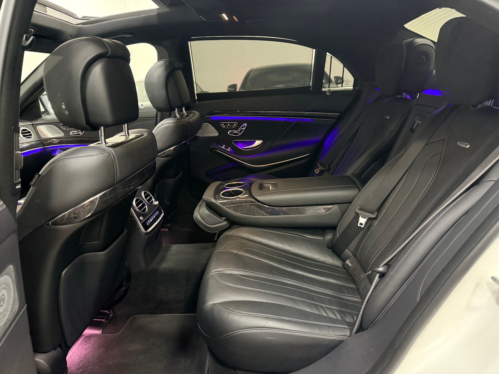 Fahrzeugabbildung Mercedes-Benz S 63 AMG 4Matic+ L *PANO*HUD*360°*DTR*SOFTCLOSE*