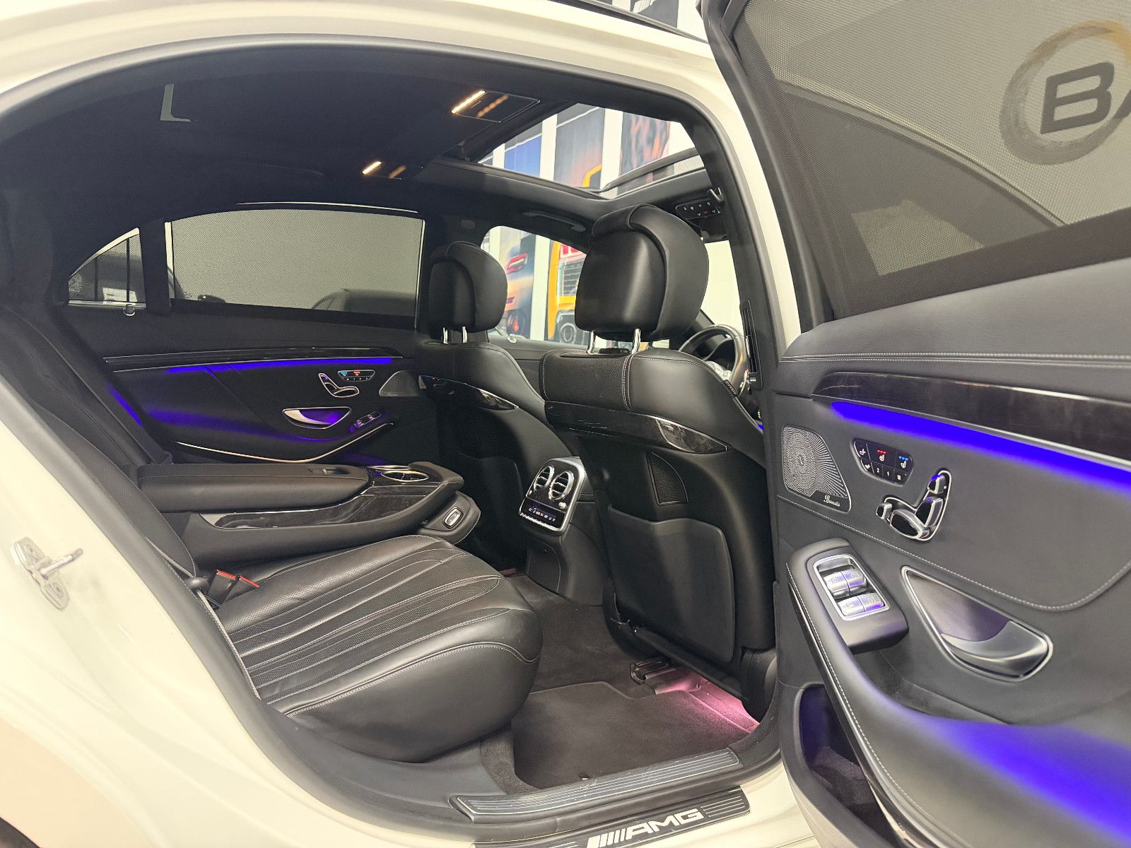 Fahrzeugabbildung Mercedes-Benz S 63 AMG 4Matic+ L *PANO*HUD*360°*DTR*SOFTCLOSE*