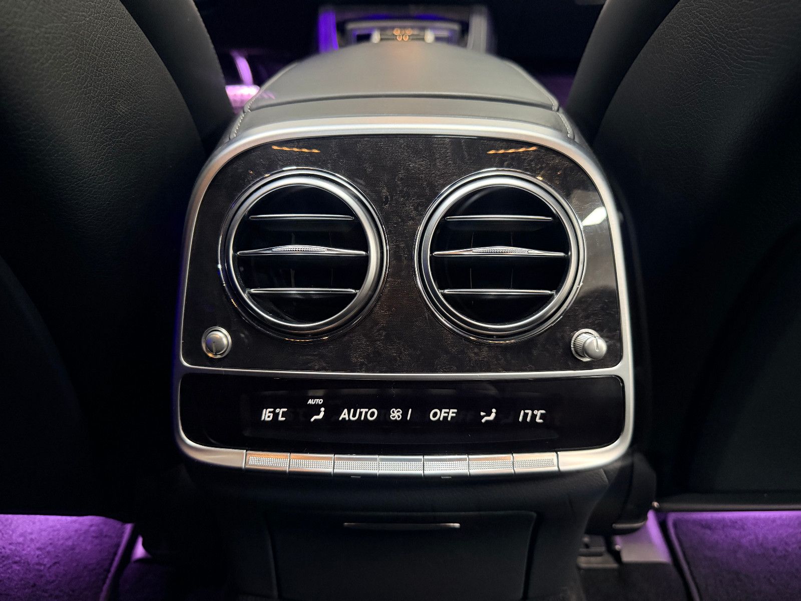 Fahrzeugabbildung Mercedes-Benz S 63 AMG 4Matic+ L *PANO*HUD*360°*DTR*SOFTCLOSE*