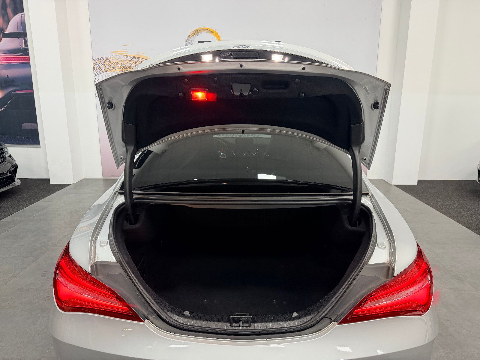 Fahrzeugabbildung Mercedes-Benz CLA 45 AMG 4Matic Limousine PANORAMA