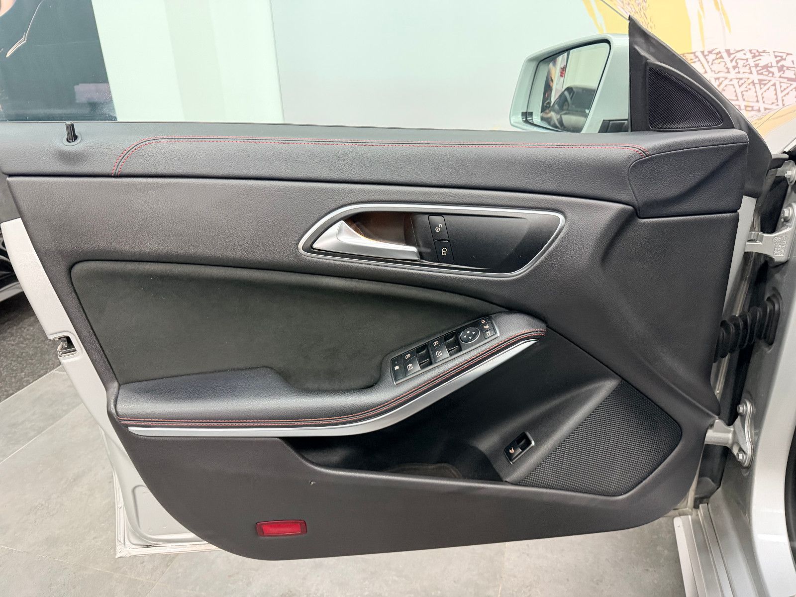 Fahrzeugabbildung Mercedes-Benz CLA 45 AMG 4Matic Limousine PANORAMA