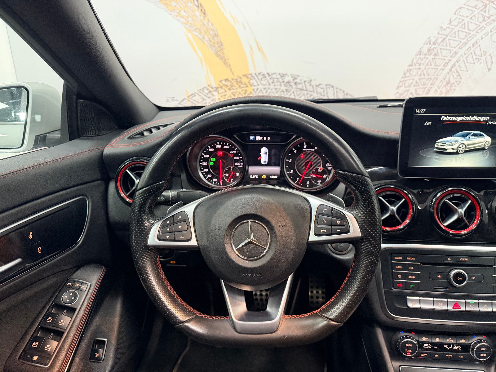 Fahrzeugabbildung Mercedes-Benz CLA 45 AMG 4Matic Limousine PANORAMA