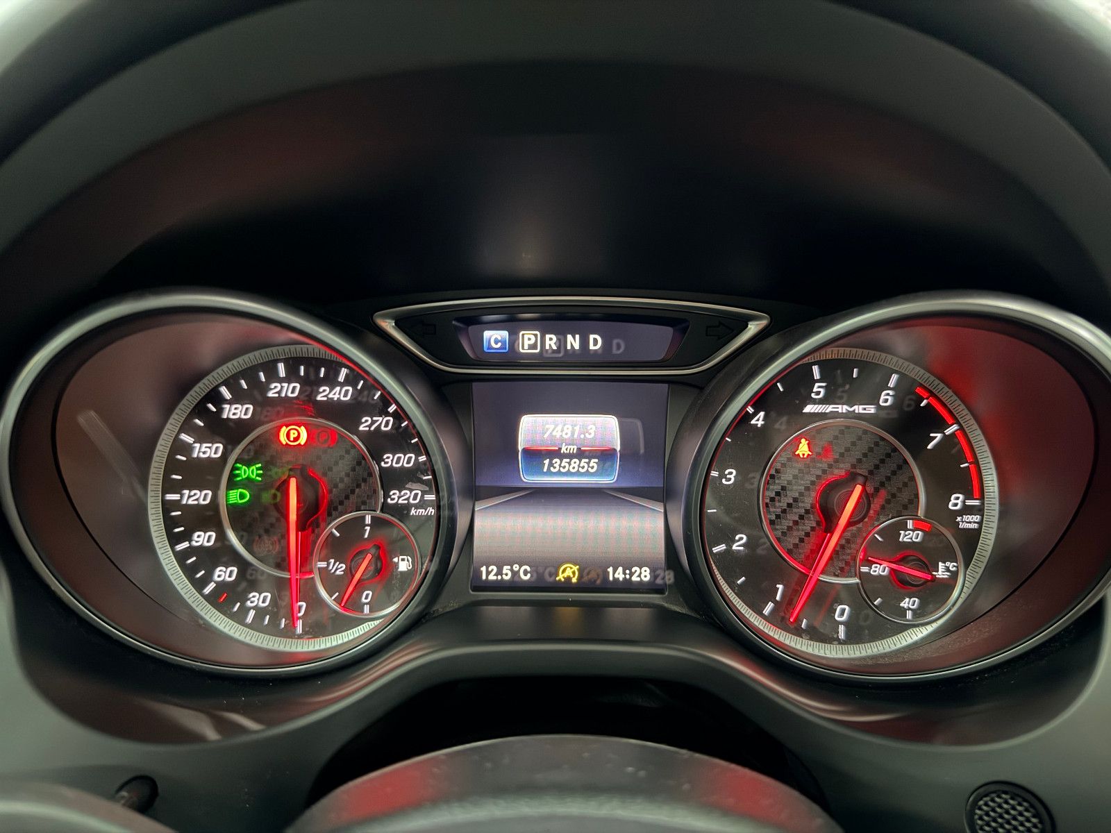 Fahrzeugabbildung Mercedes-Benz CLA 45 AMG 4Matic Limousine PANORAMA