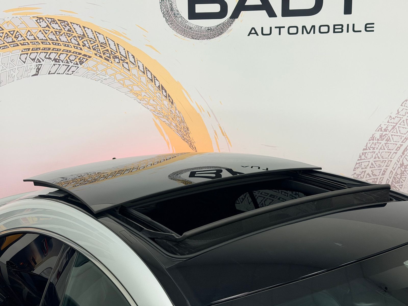 Fahrzeugabbildung Mercedes-Benz CLA 45 AMG 4Matic Limousine PANORAMA