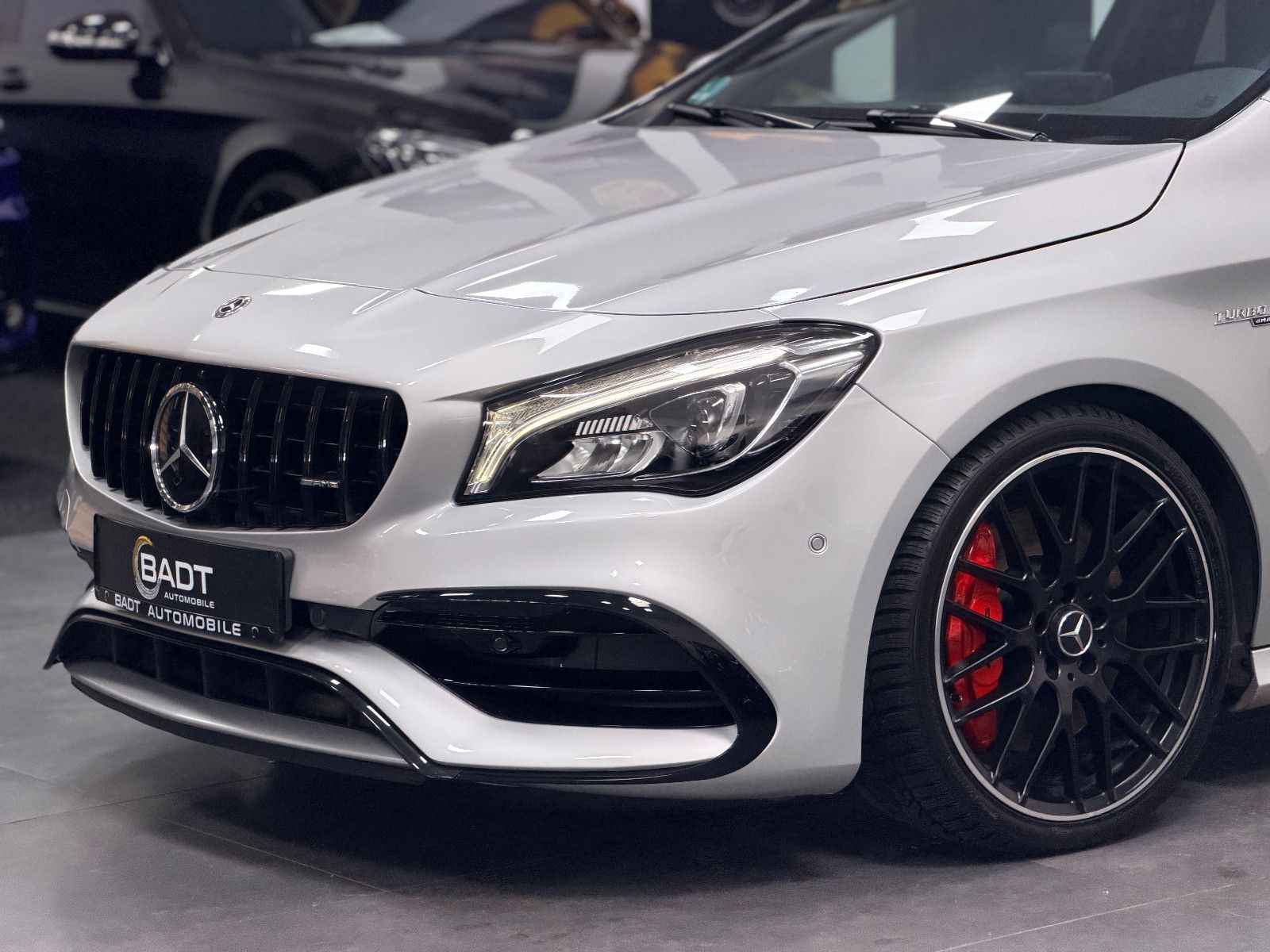 Fahrzeugabbildung Mercedes-Benz CLA 45 AMG 4Matic Limousine PANORAMA