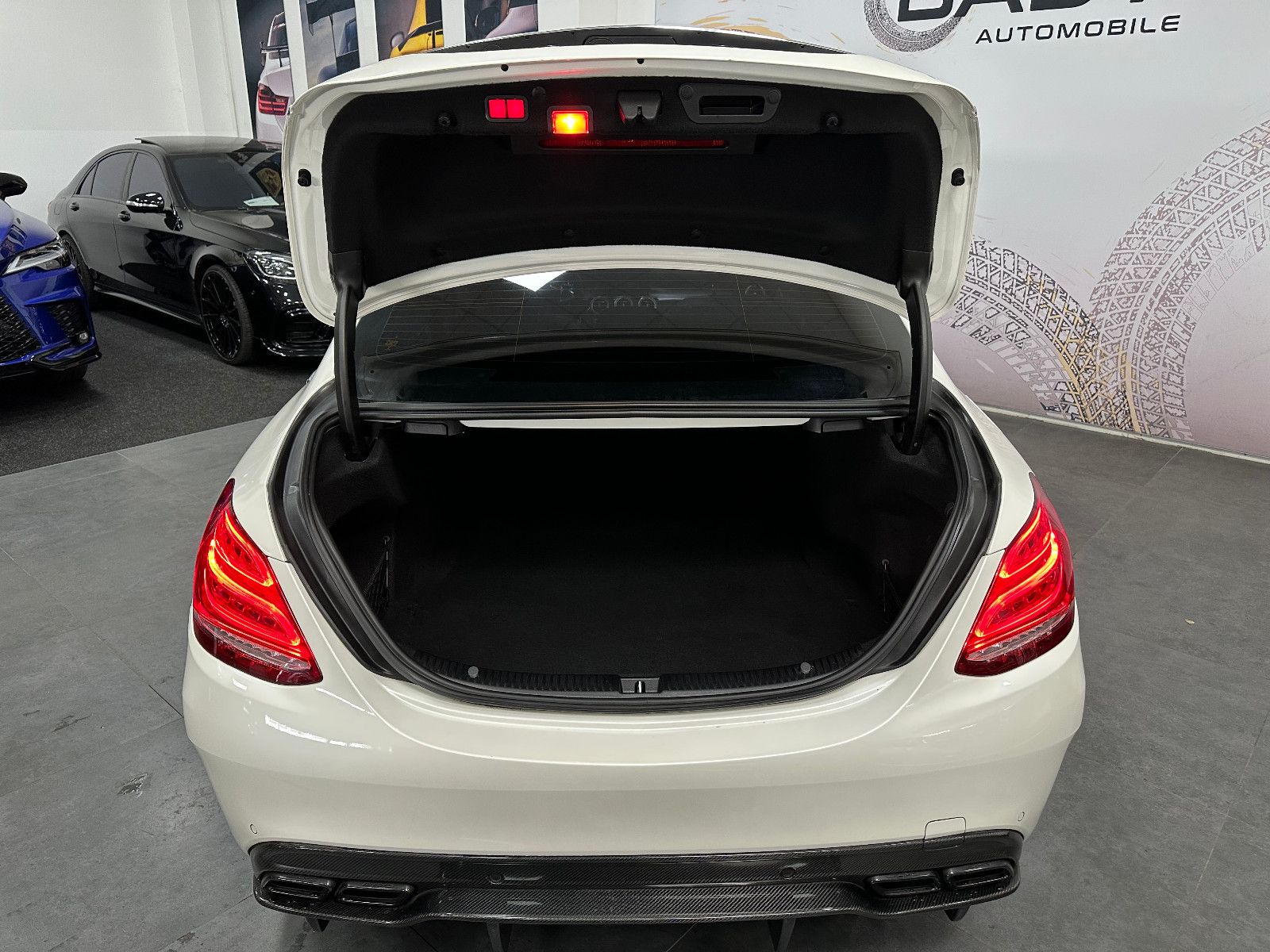 Fahrzeugabbildung Mercedes-Benz C 63 S AMG *CARBON 2*PANO*KLAPPE*MEMORY*BURMESTE