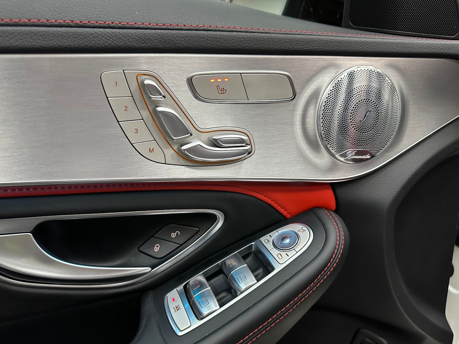 Fahrzeugabbildung Mercedes-Benz C 63 S AMG *CARBON 2*PANO*KLAPPE*MEMORY*BURMESTE