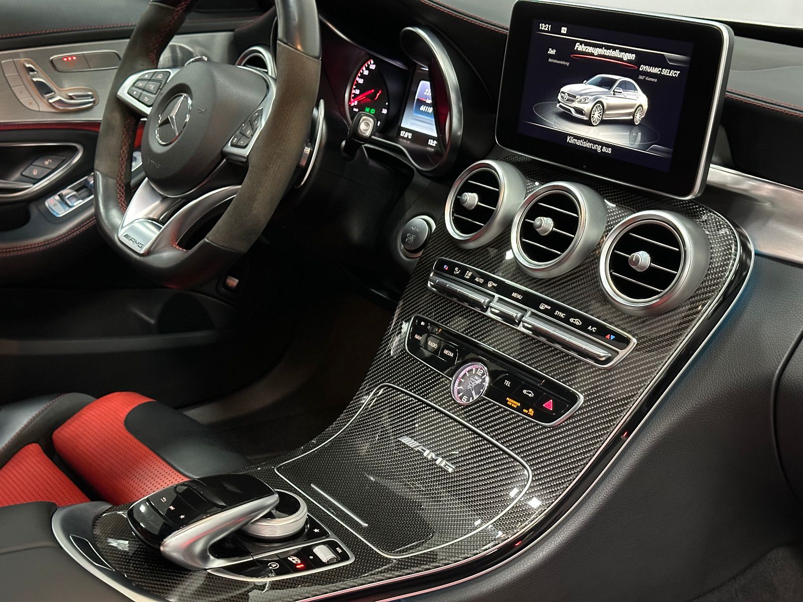 Fahrzeugabbildung Mercedes-Benz C 63 S AMG *CARBON 2*PANO*KLAPPE*MEMORY*BURMESTE