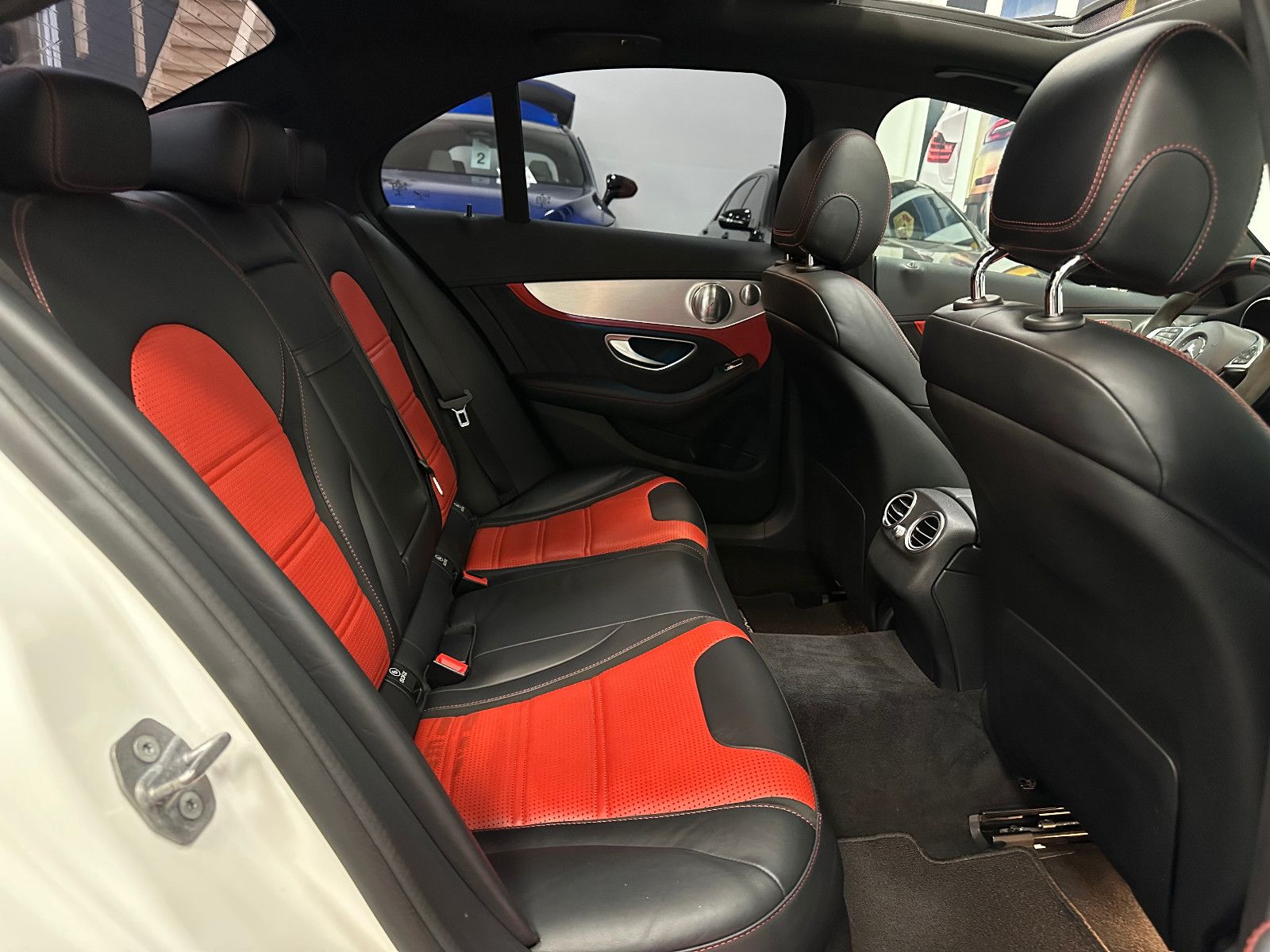 Fahrzeugabbildung Mercedes-Benz C 63 S AMG *CARBON 2*PANO*KLAPPE*MEMORY*BURMESTE