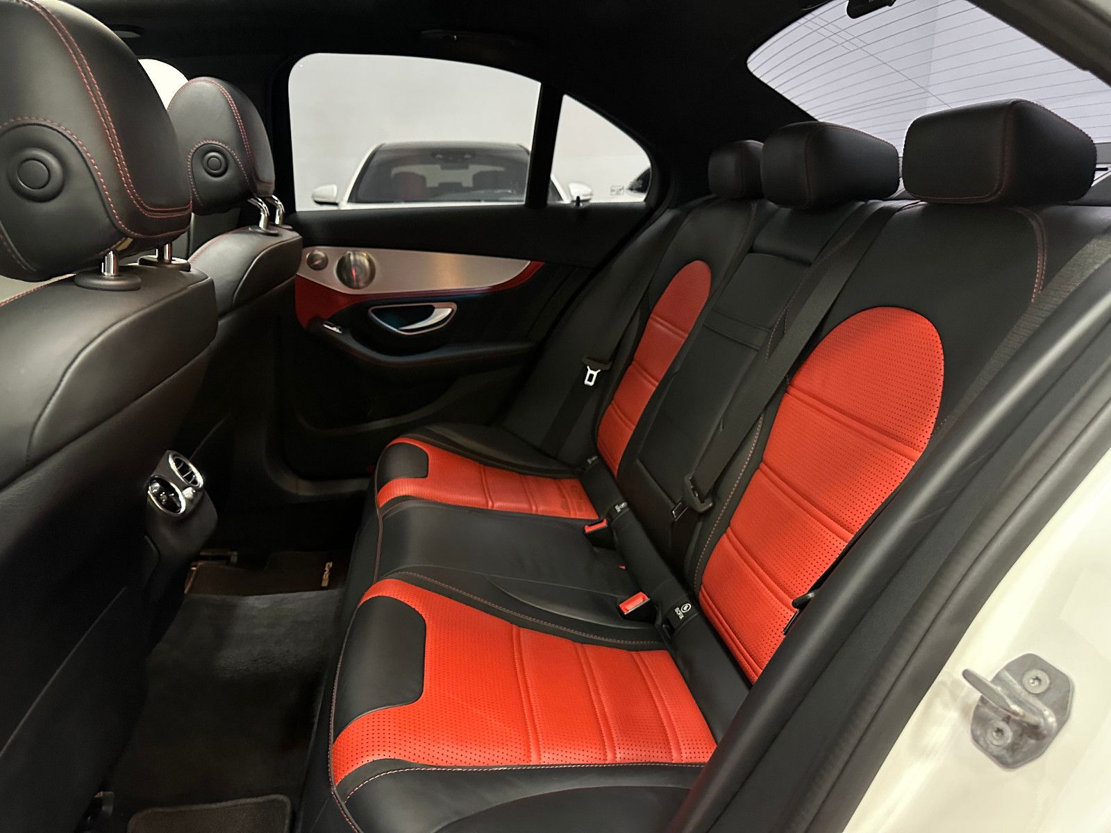 Fahrzeugabbildung Mercedes-Benz C 63 S AMG *CARBON 2*PANO*KLAPPE*MEMORY*BURMESTE