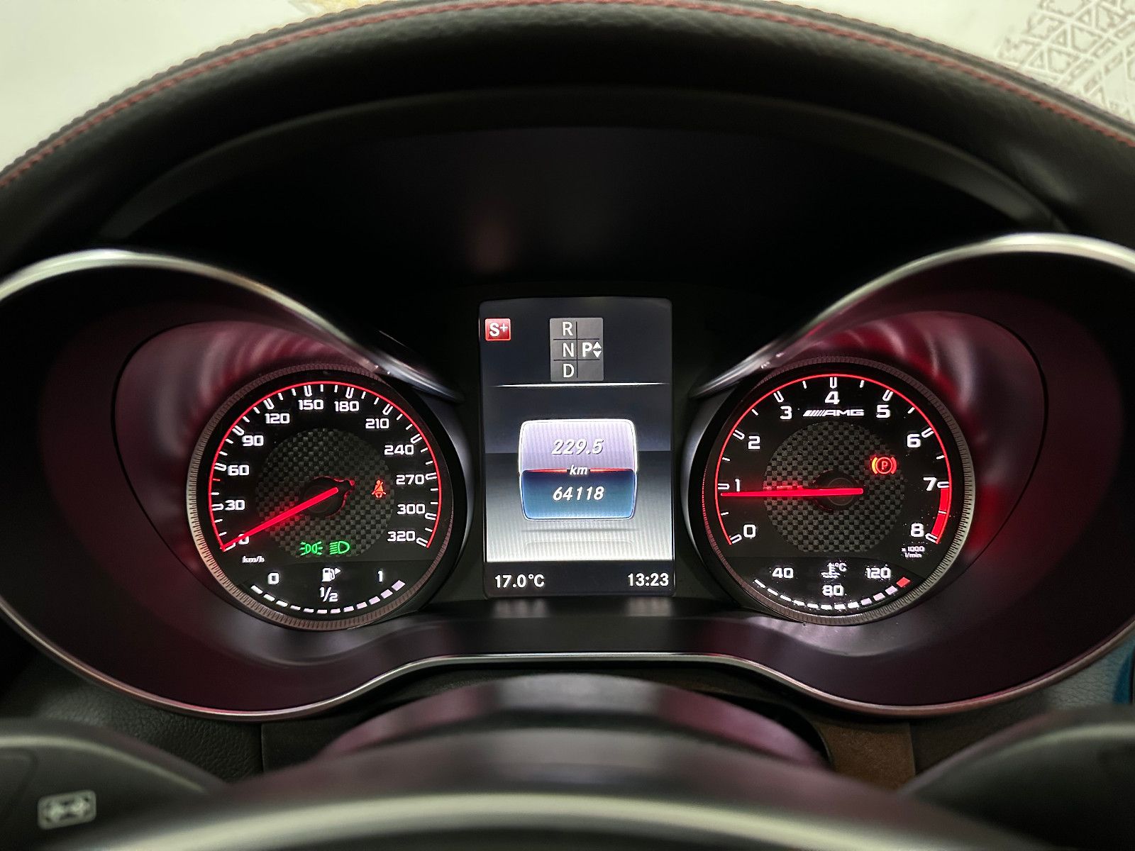 Fahrzeugabbildung Mercedes-Benz C 63 S AMG *CARBON 2*PANO*KLAPPE*MEMORY*BURMESTE