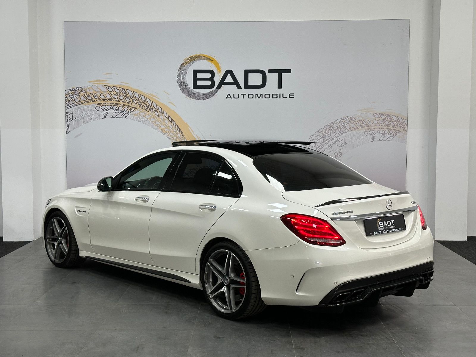 Fahrzeugabbildung Mercedes-Benz C 63 S AMG *CARBON 2*PANO*KLAPPE*MEMORY*BURMESTE