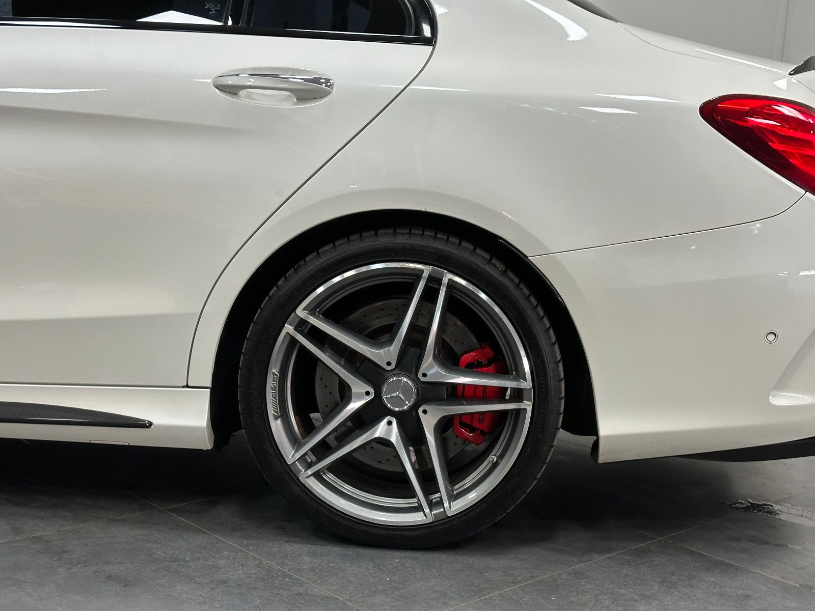 Fahrzeugabbildung Mercedes-Benz C 63 S AMG *CARBON 2*PANO*KLAPPE*MEMORY*BURMESTE