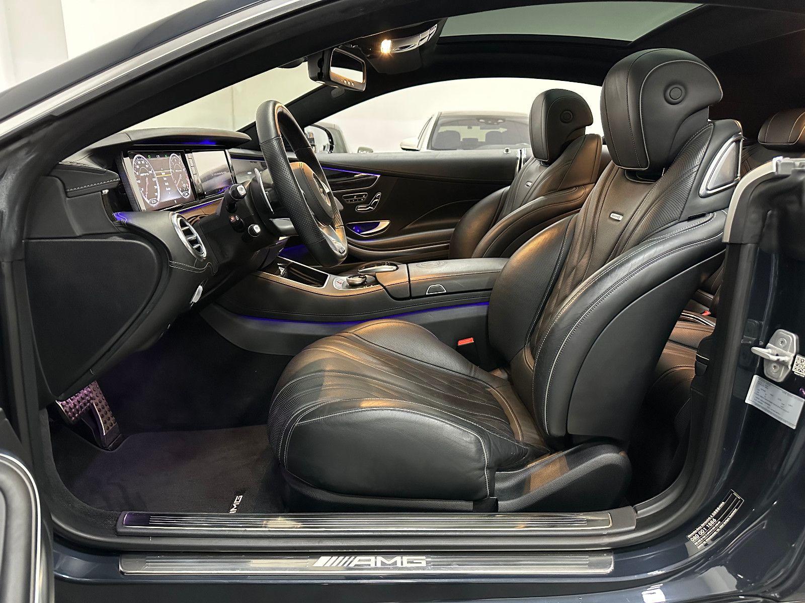 Fahrzeugabbildung Mercedes-Benz S 63 AMG Coupe 4Matic*3D BURMESTER*BREMSEN NEU*