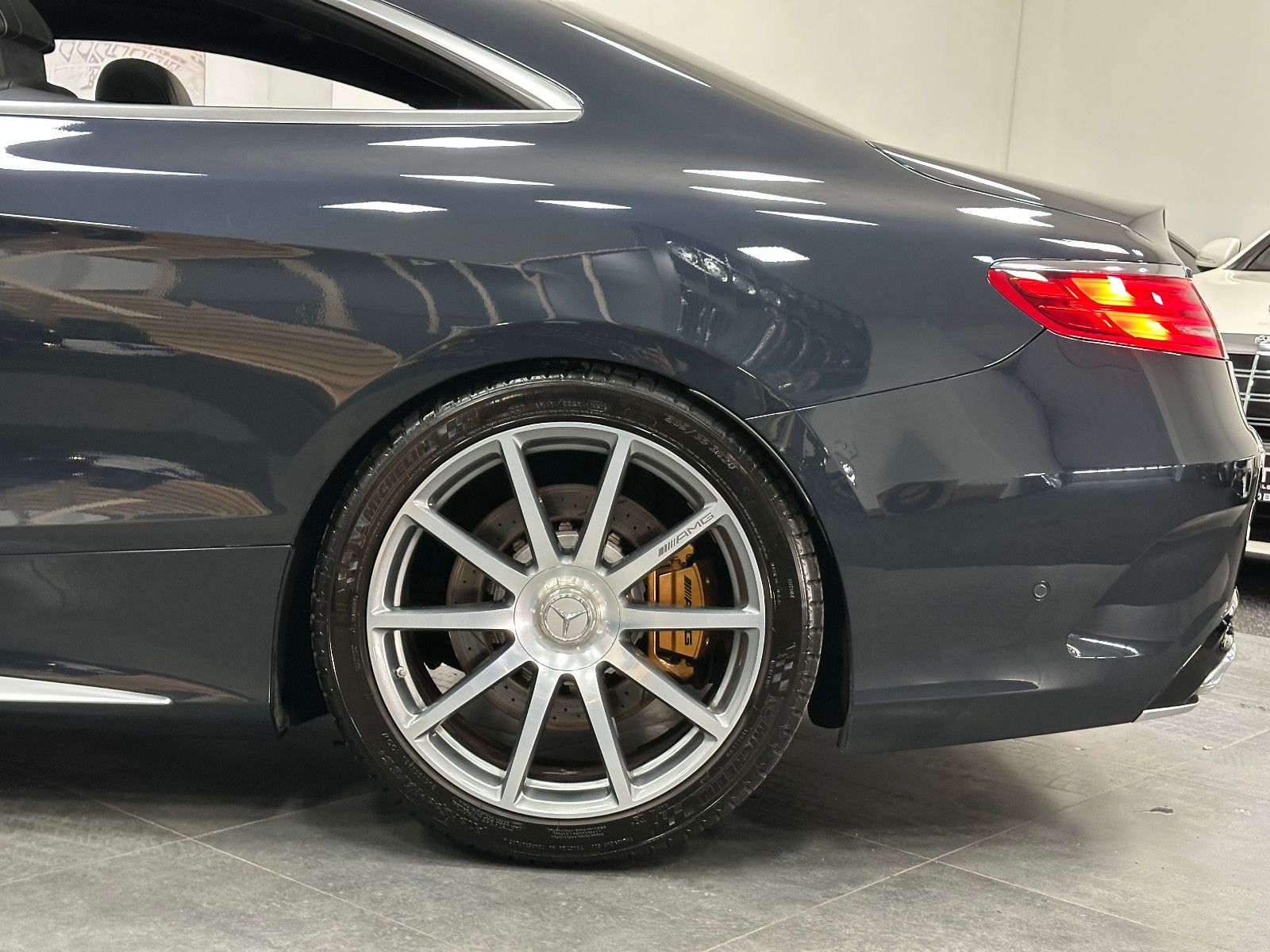 Fahrzeugabbildung Mercedes-Benz S 63 AMG Coupe 4Matic*3D BURMESTER*BREMSEN NEU*