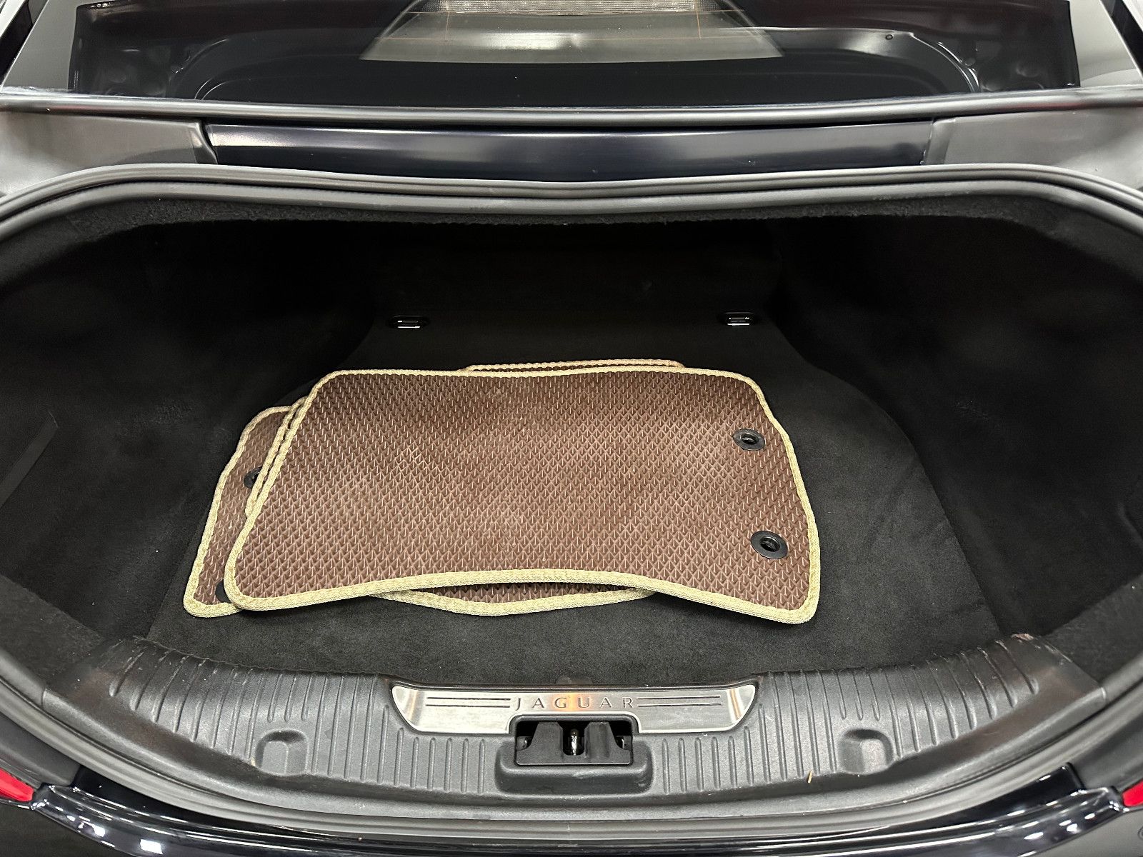 Fahrzeugabbildung Jaguar XJ Premium Luxury AWD Lang TV PANO