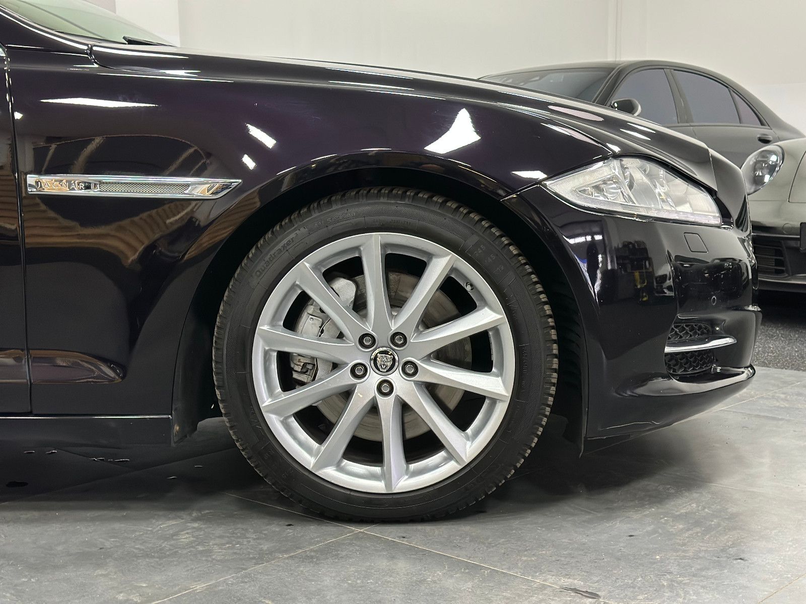 Fahrzeugabbildung Jaguar XJ Premium Luxury AWD Lang TV PANO