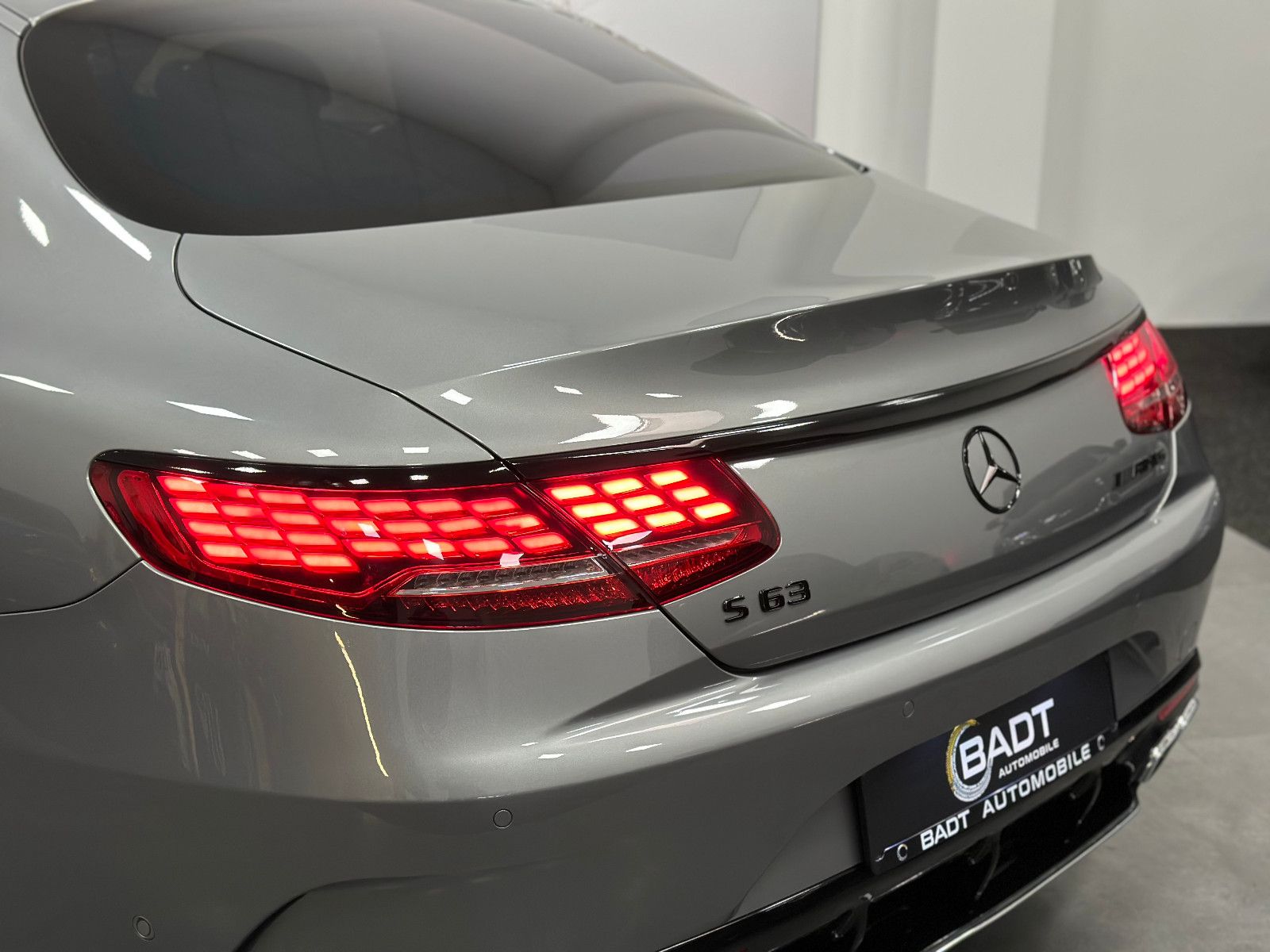 Fahrzeugabbildung Mercedes-Benz S 63 AMG Coupe 4Matic *Bremsen Neu*OLED*22 ZOLL*