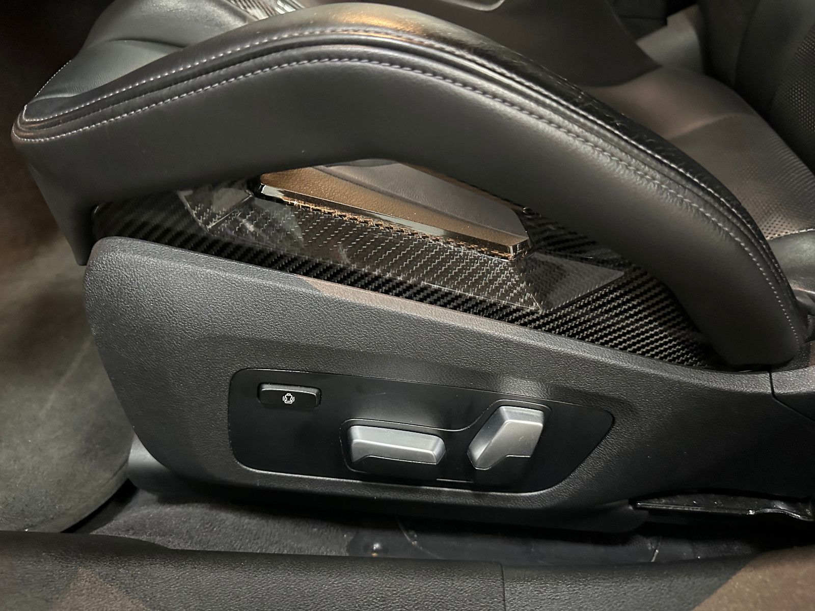 Fahrzeugabbildung BMW M3 Lim. Competition*CARBON+PERF. SITZE*360°*