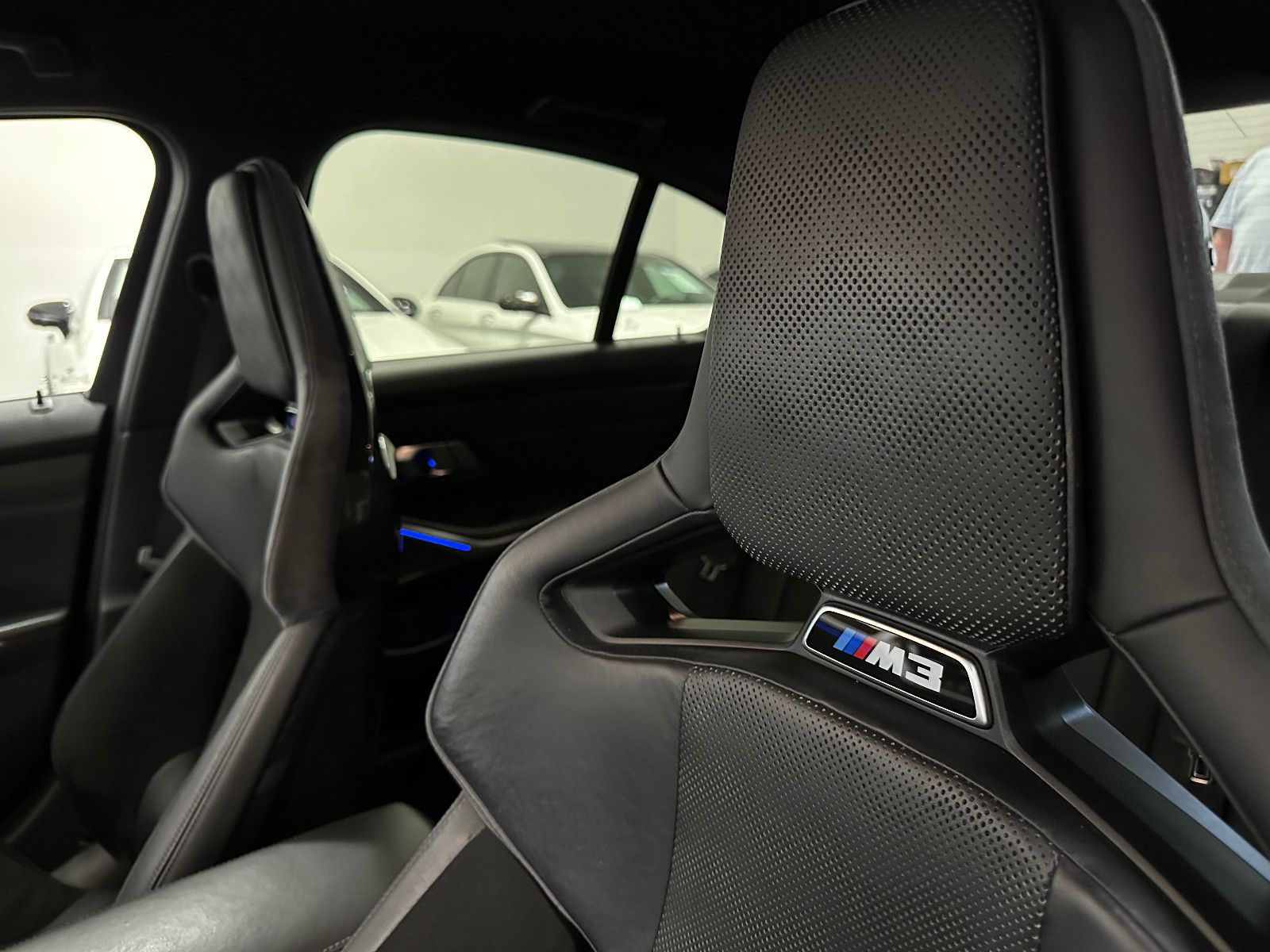 Fahrzeugabbildung BMW M3 Lim. Competition*CARBON+PERF. SITZE*360°*