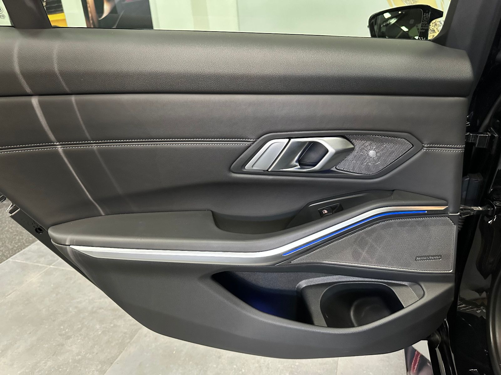 Fahrzeugabbildung BMW M3 Lim. Competition*CARBON+PERF. SITZE*360°*