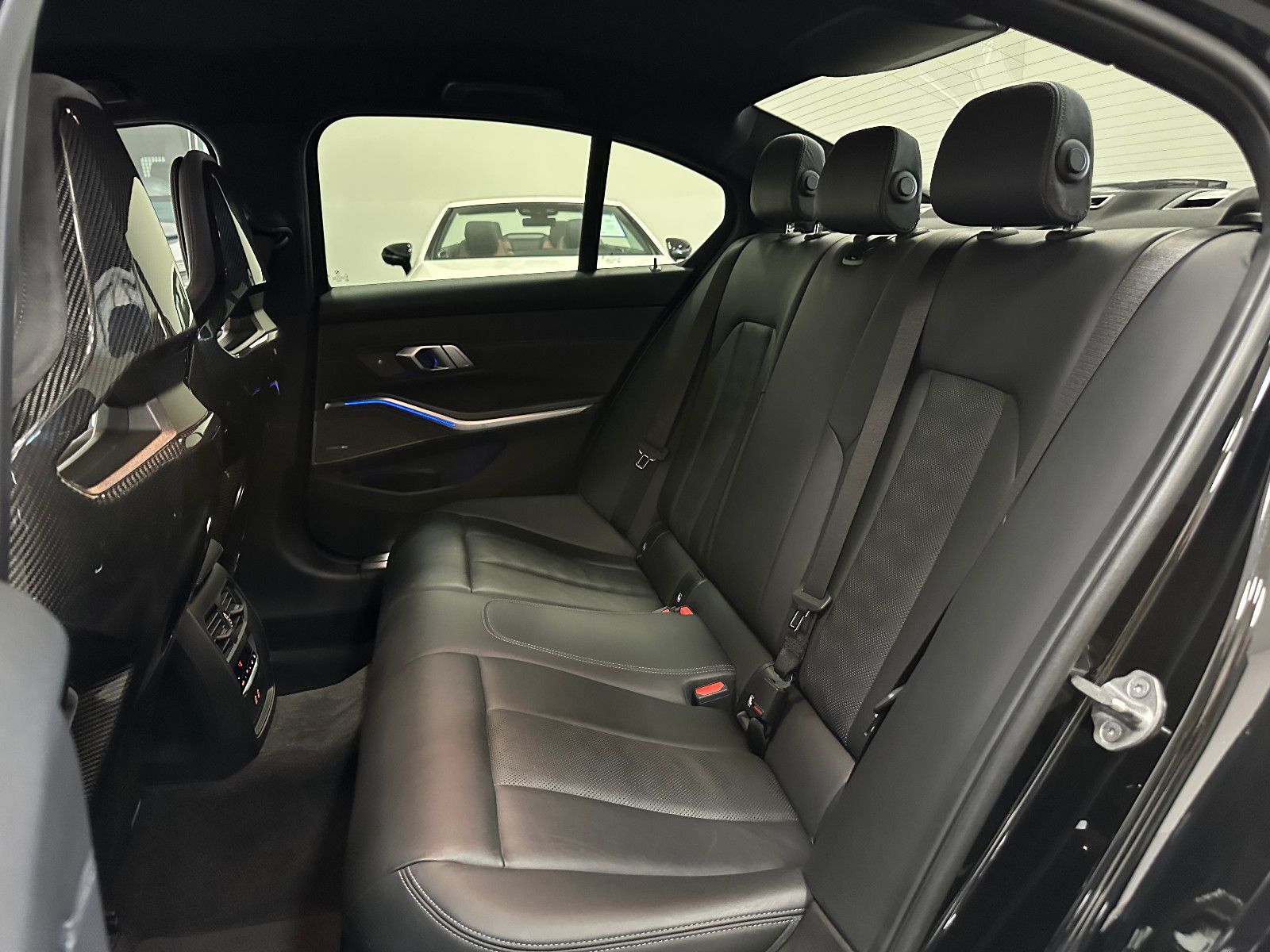 Fahrzeugabbildung BMW M3 Lim. Competition*CARBON+PERF. SITZE*360°*