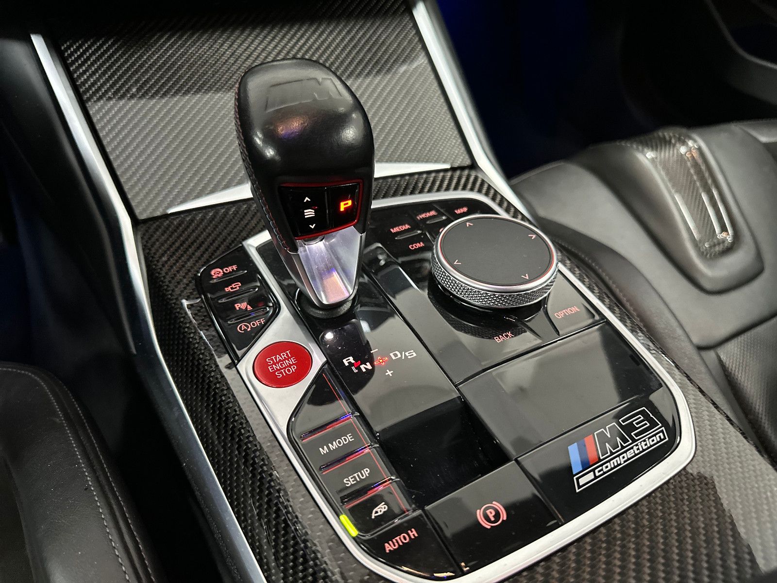 Fahrzeugabbildung BMW M3 Lim. Competition*CARBON+PERF. SITZE*360°*